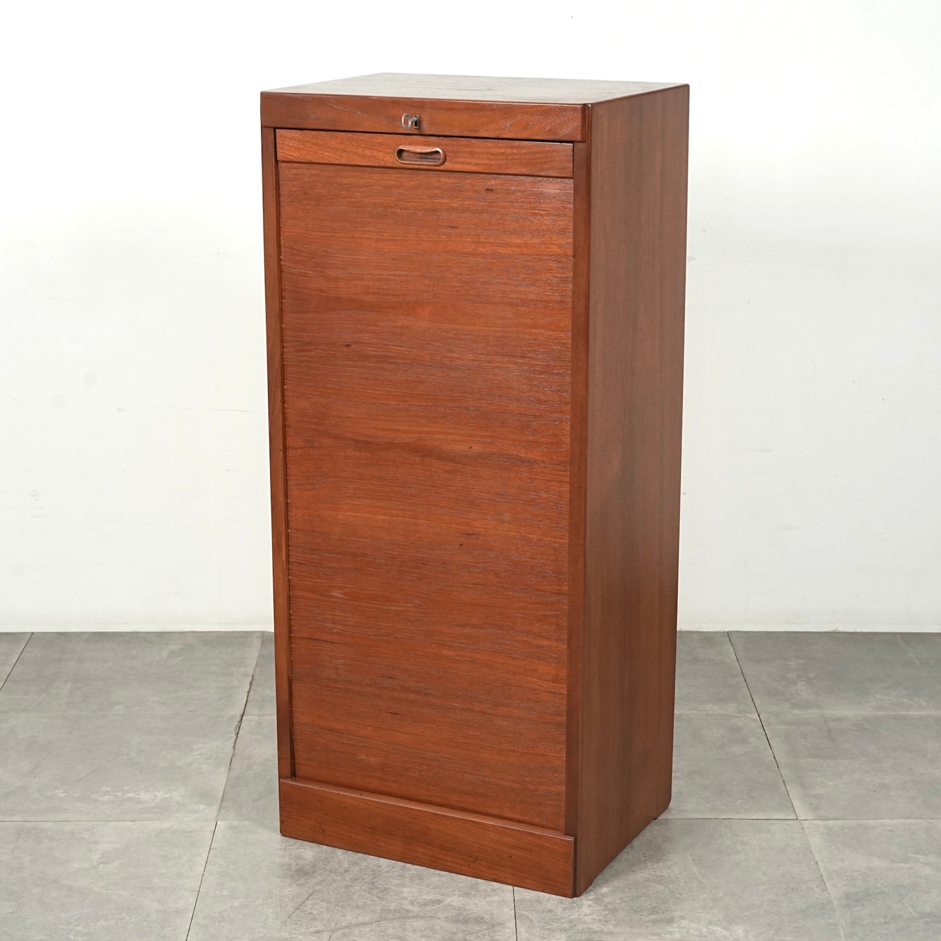 デンマークヴィンテージ ファイリングキャビネット(蛇腹扉) – TIME HYPE