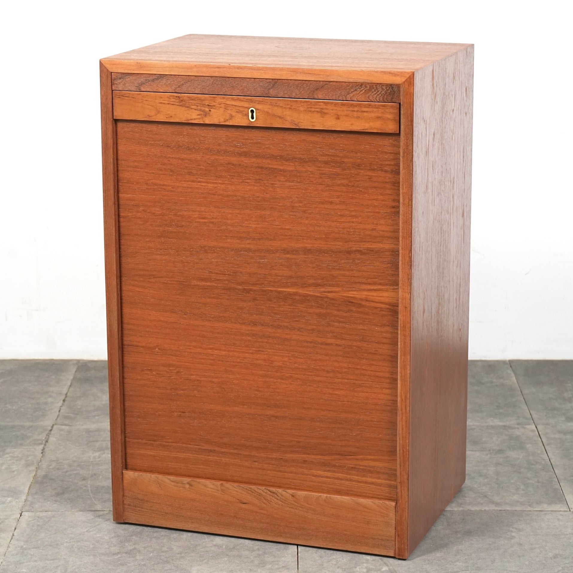 デンマークヴィンテージ ファイリングキャビネット(蛇腹扉