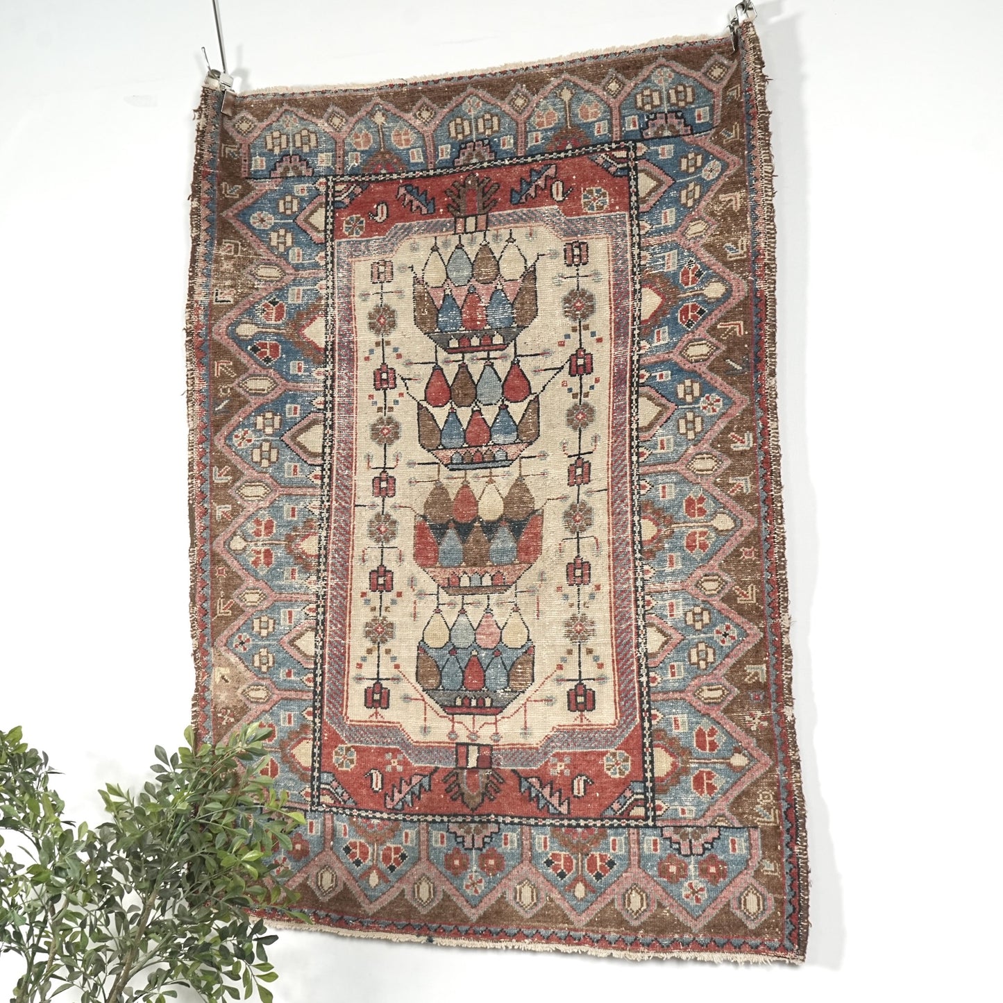 送料無料 ヴィンテージ ラグ(手織り/146.5cm×107cm)