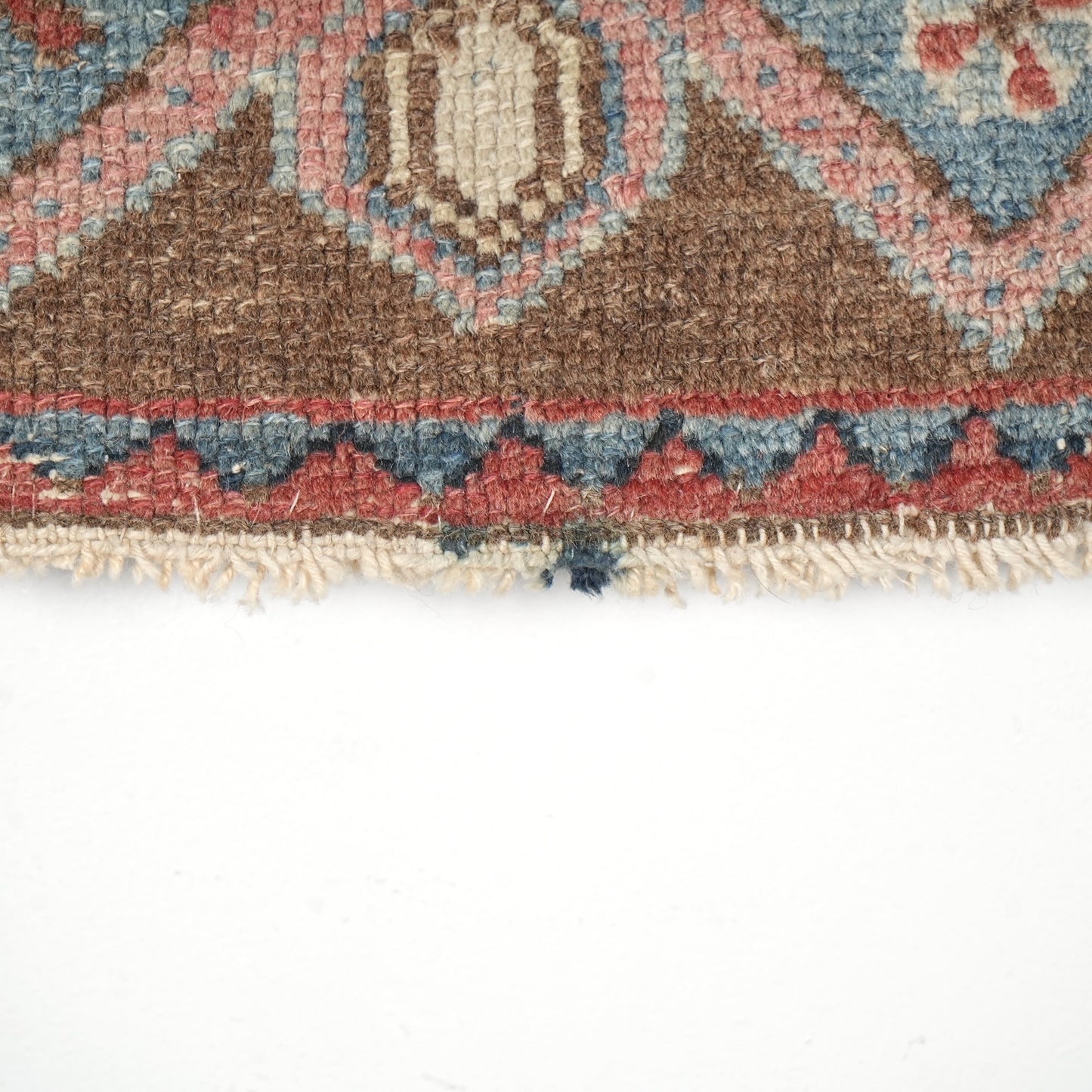 送料無料 ヴィンテージ ラグ(手織り/146.5cm×107cm)