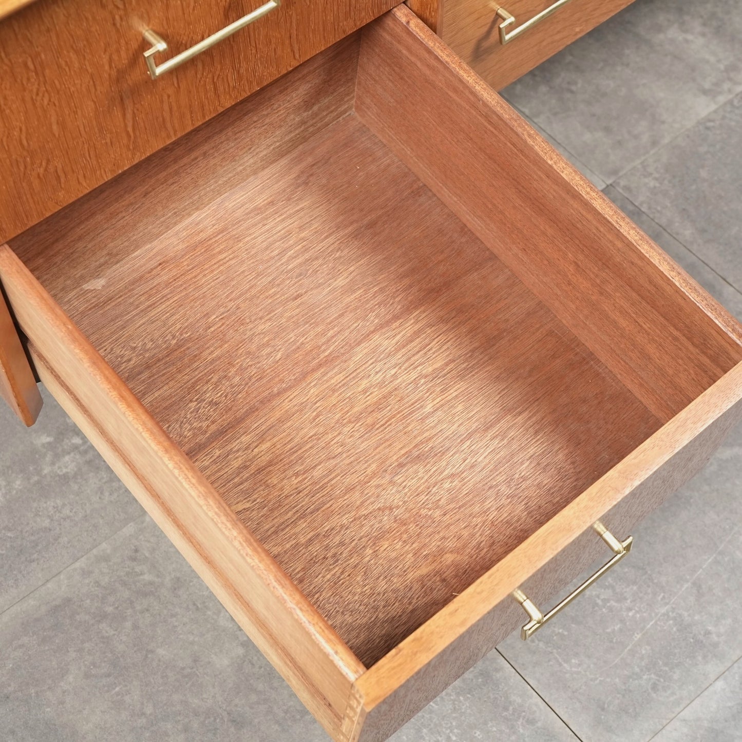 【Limelight furniture】ヴィンテージ キャビネット