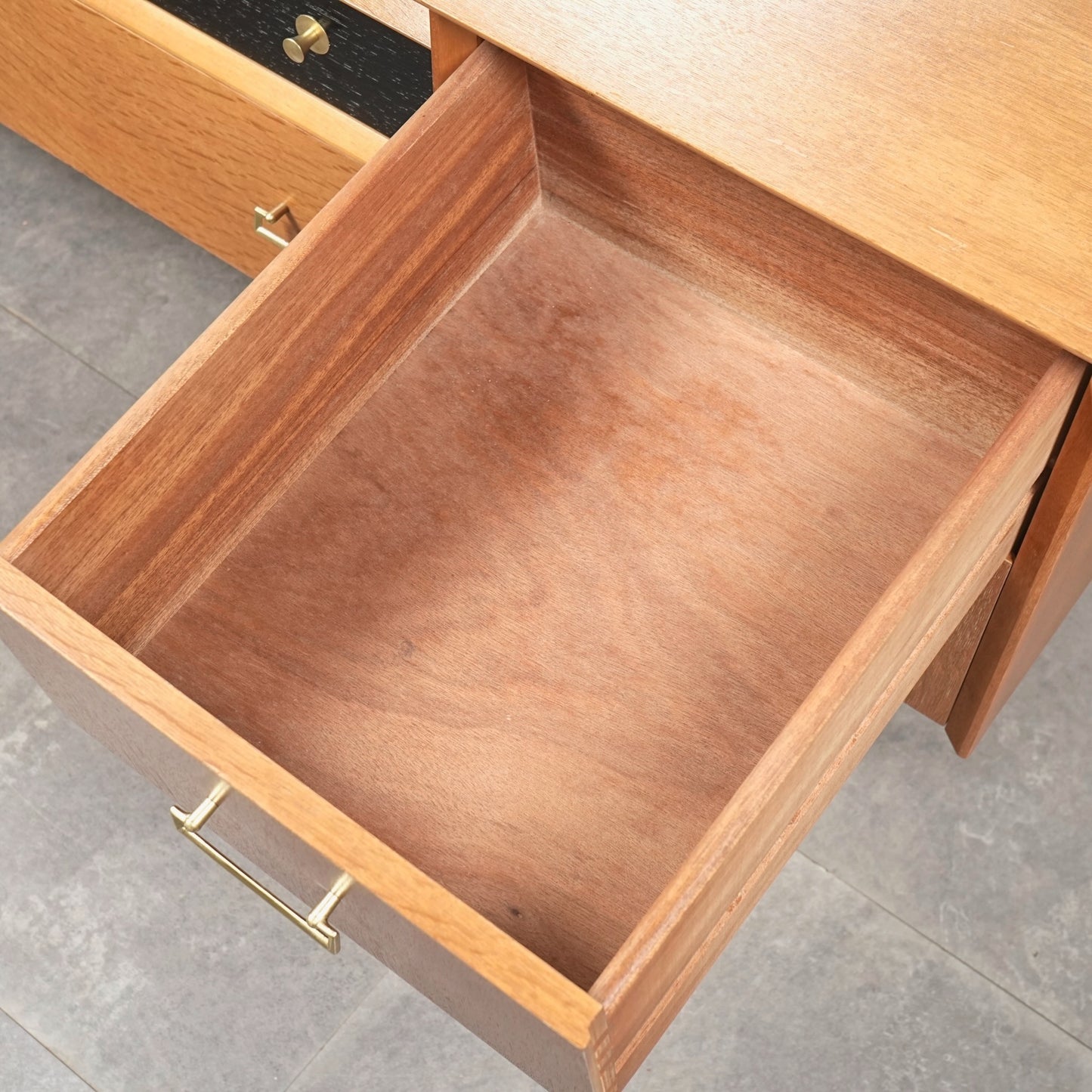 【Limelight furniture】ヴィンテージ キャビネット