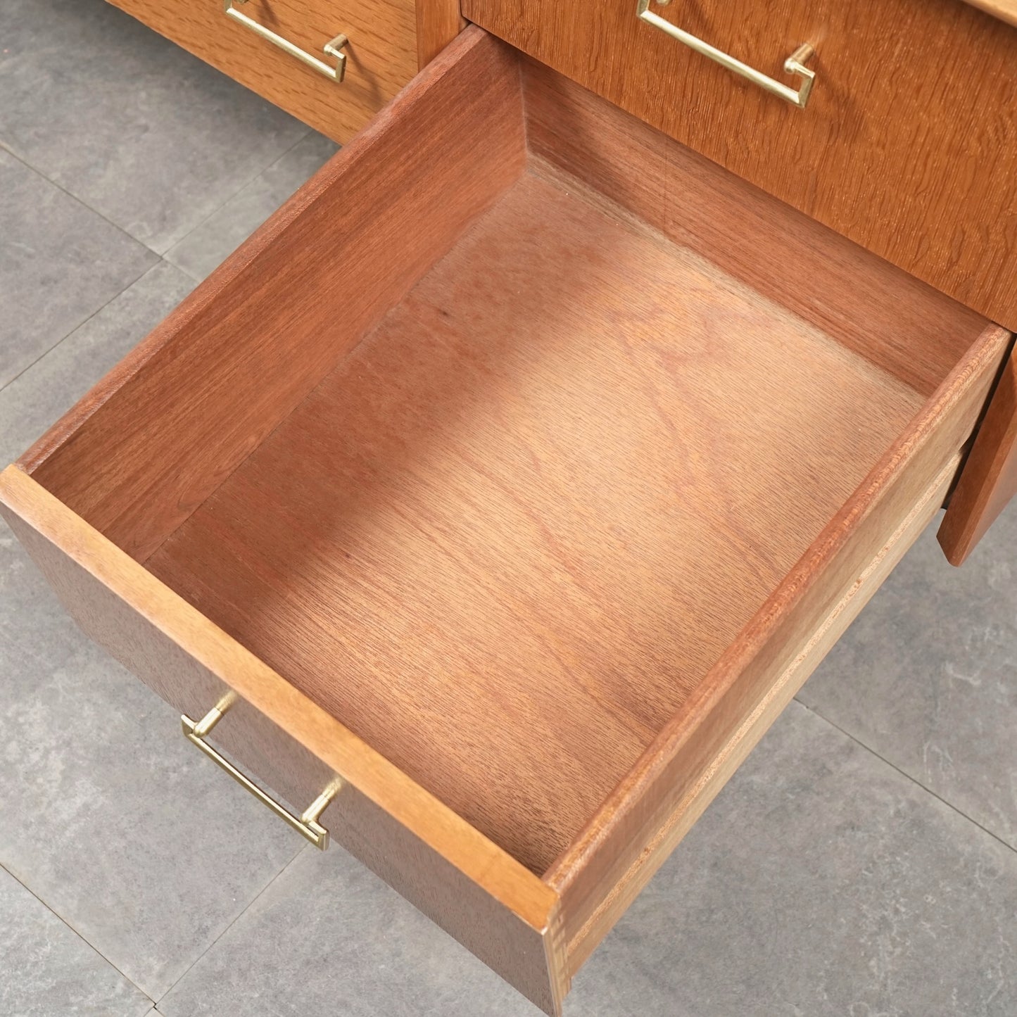【Limelight furniture】ヴィンテージ キャビネット