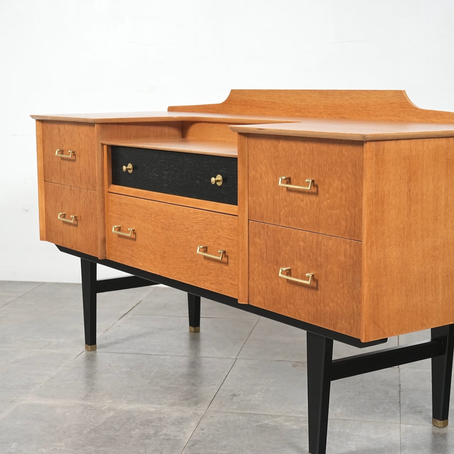 【Limelight furniture】ヴィンテージ キャビネット