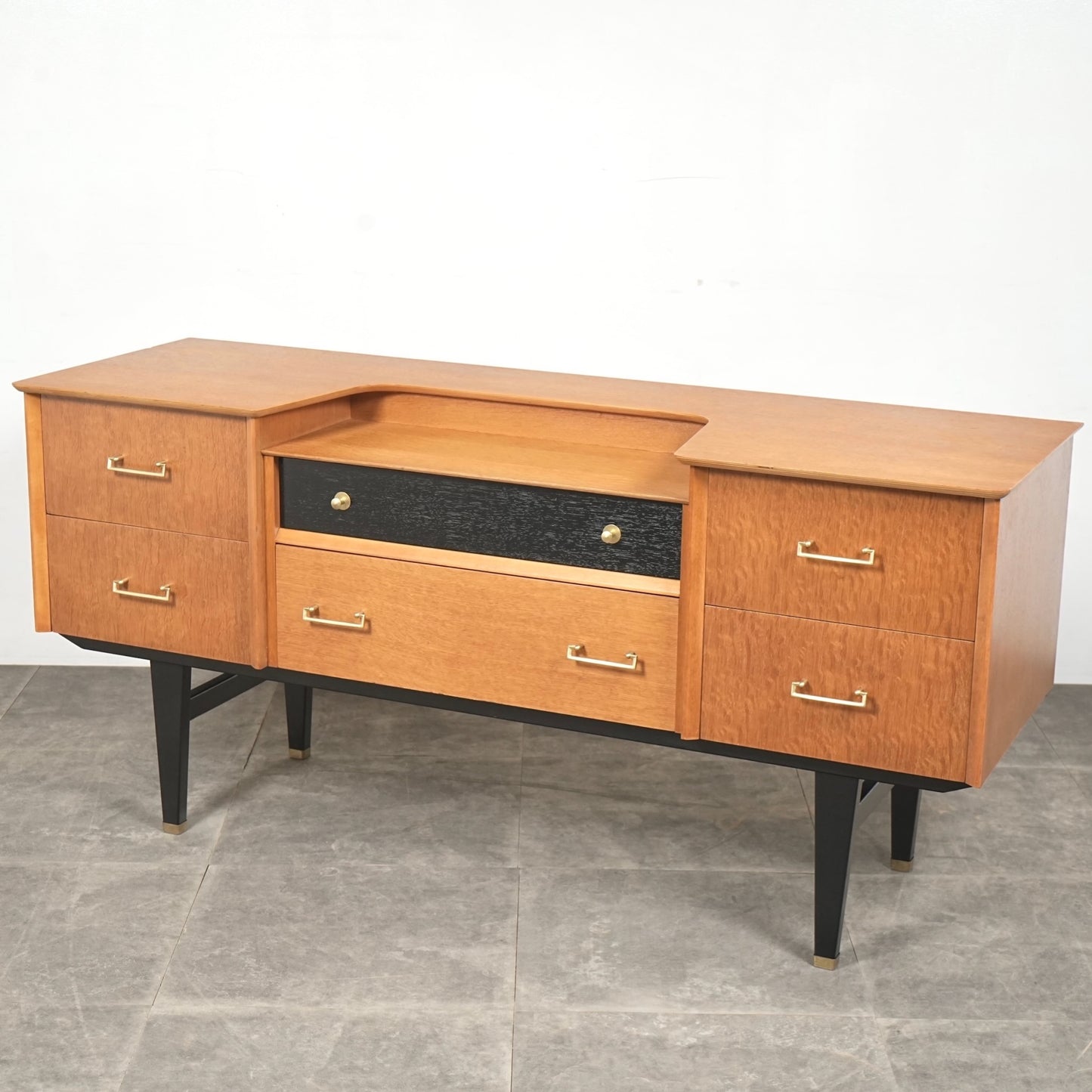 【Limelight furniture】ヴィンテージ キャビネット