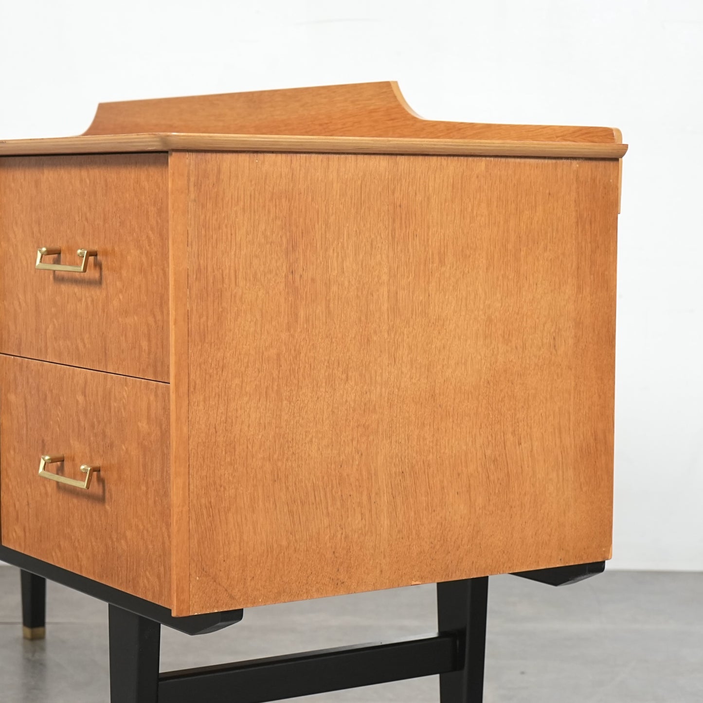 【Limelight furniture】ヴィンテージ キャビネット
