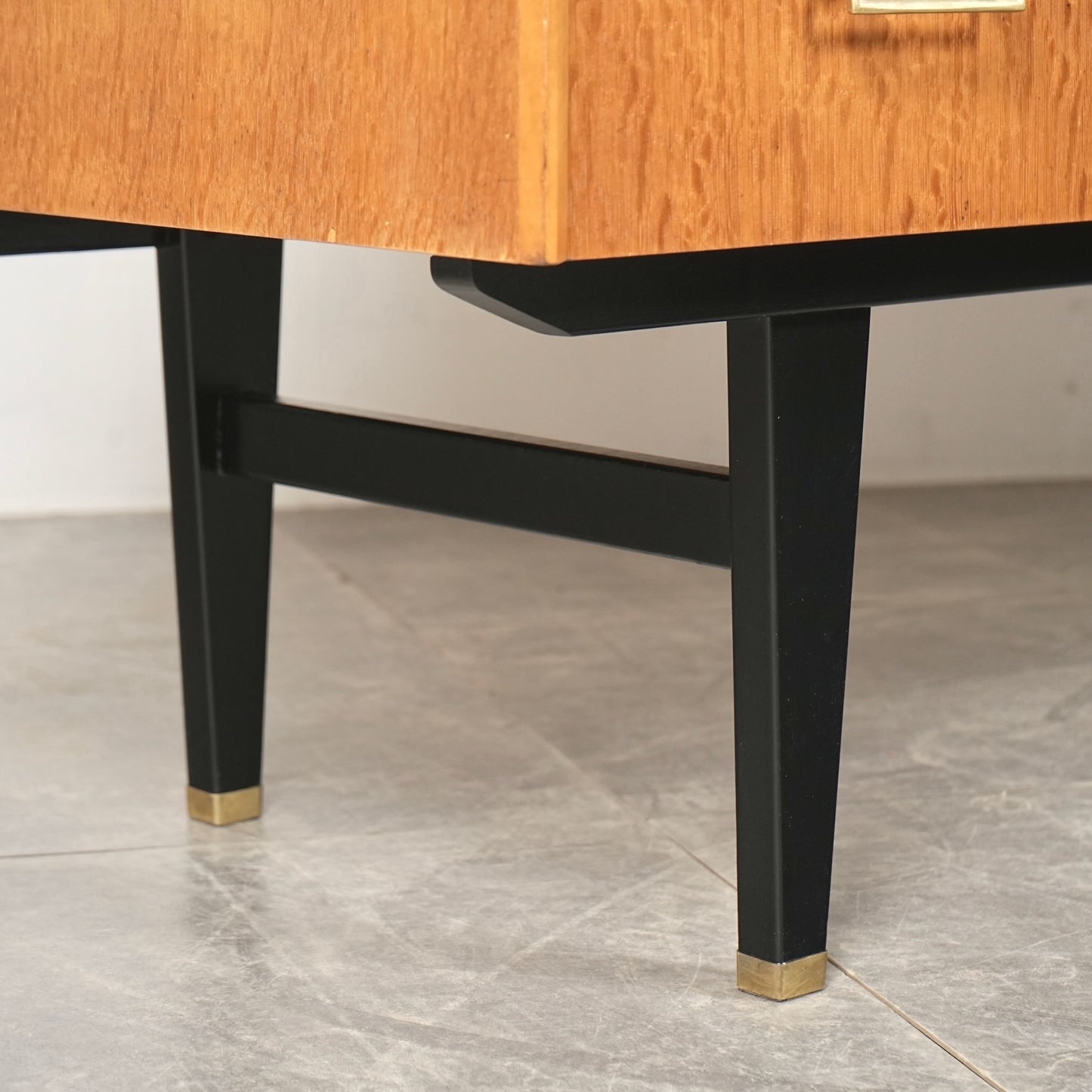 【Limelight furniture】ヴィンテージ キャビネット