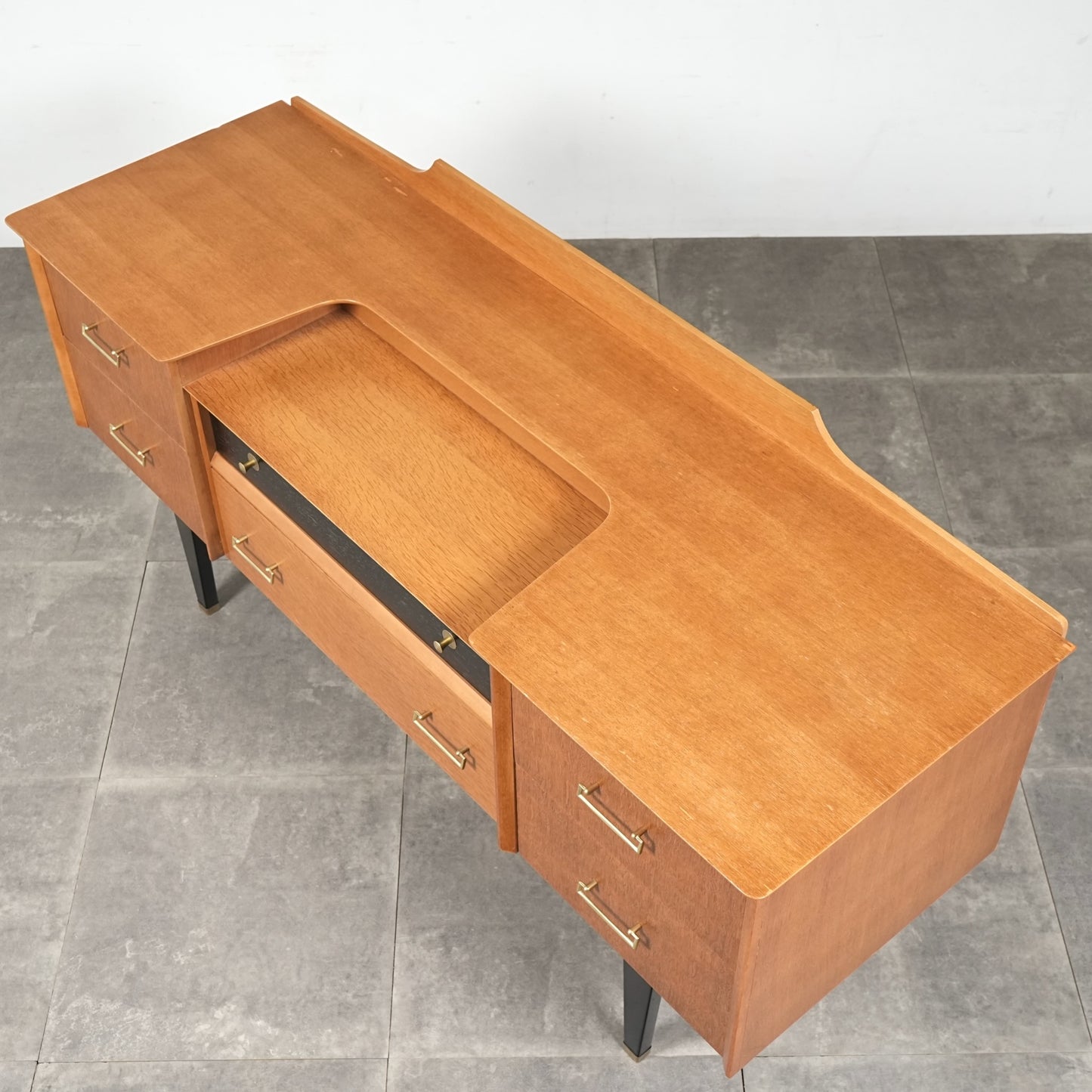 【Limelight furniture】ヴィンテージ キャビネット