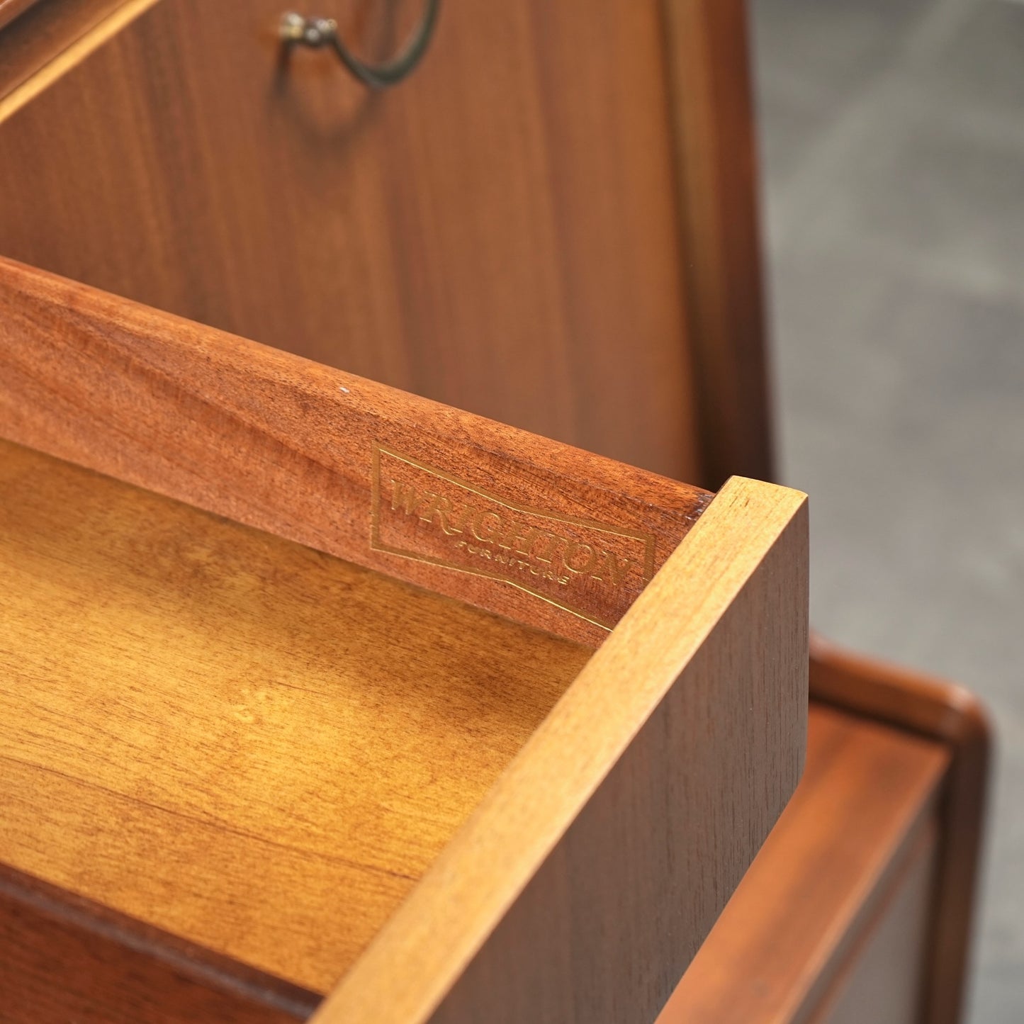 【Wrighton Furniture】ヴィンテージ キャビネット