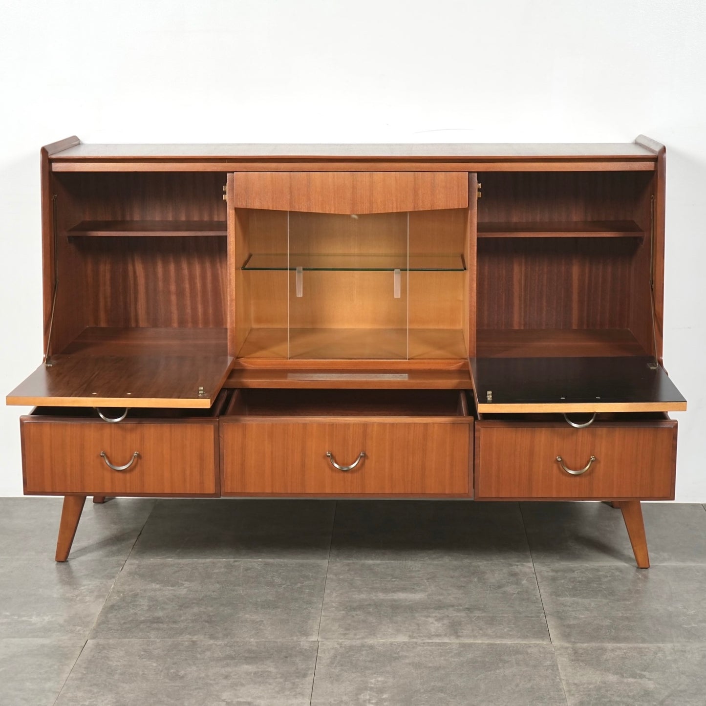 【Wrighton Furniture】ヴィンテージ キャビネット