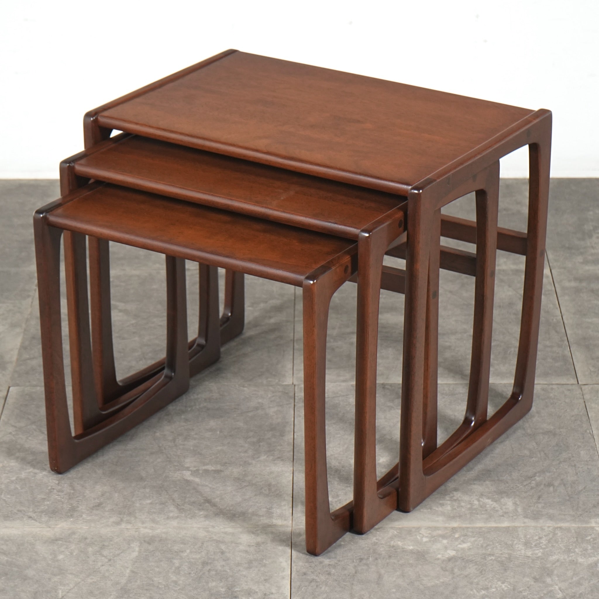 イギリスヴィンテージ ネストテーブル – TIME HYPE