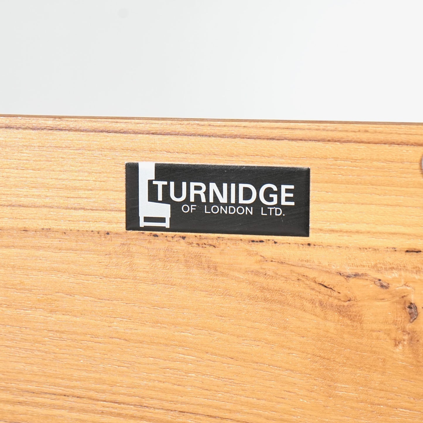 【Turnidge】ヴィンテージ ガラスキャビネット