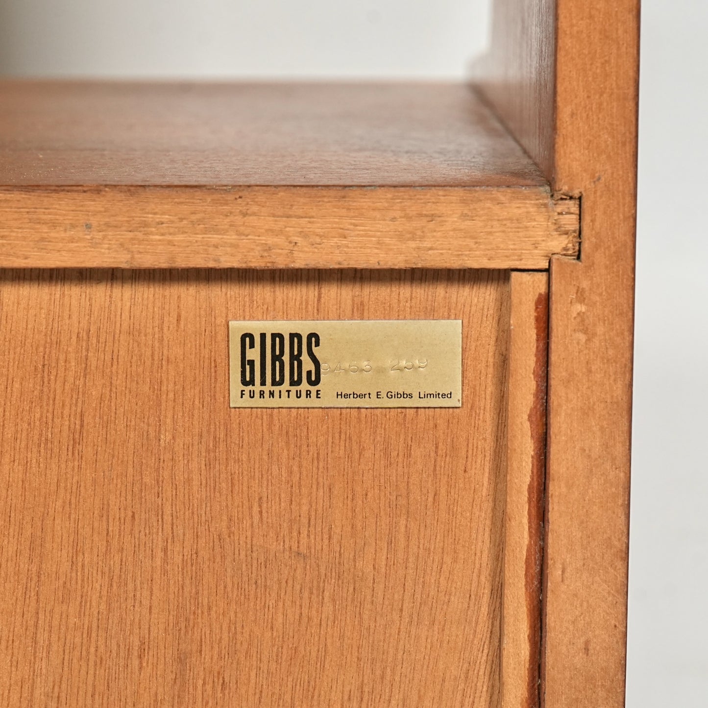 【Herbert E. Gibbs】ヴィンテージ ガラスキャビネット