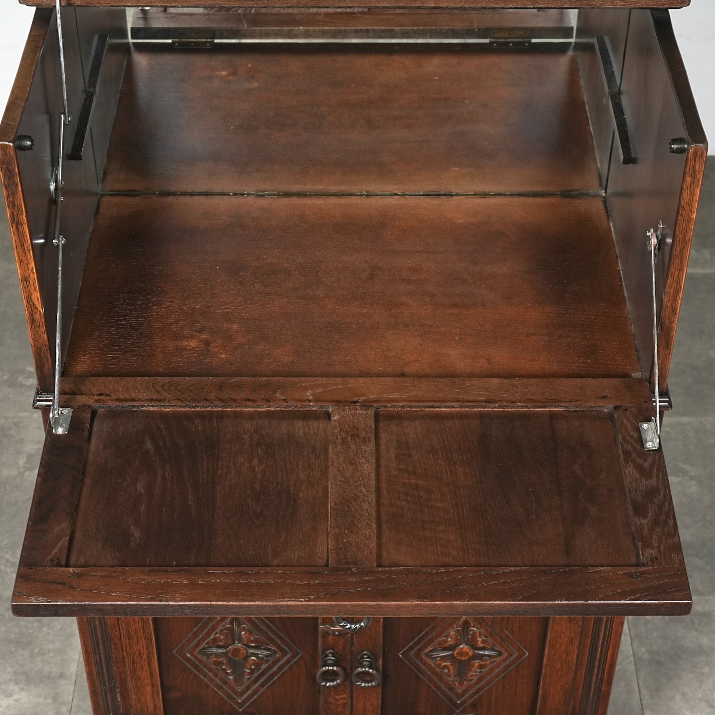 【JAYCEE FURNITURE】ヴィンテージ カクテルキャビネット