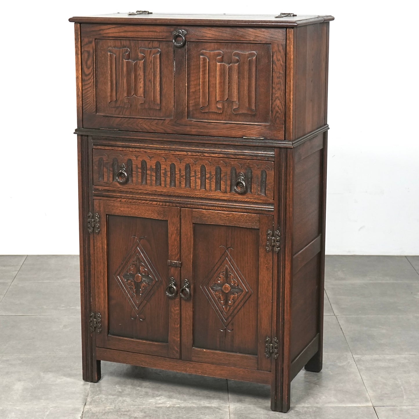 【JAYCEE FURNITURE】ヴィンテージ カクテルキャビネット