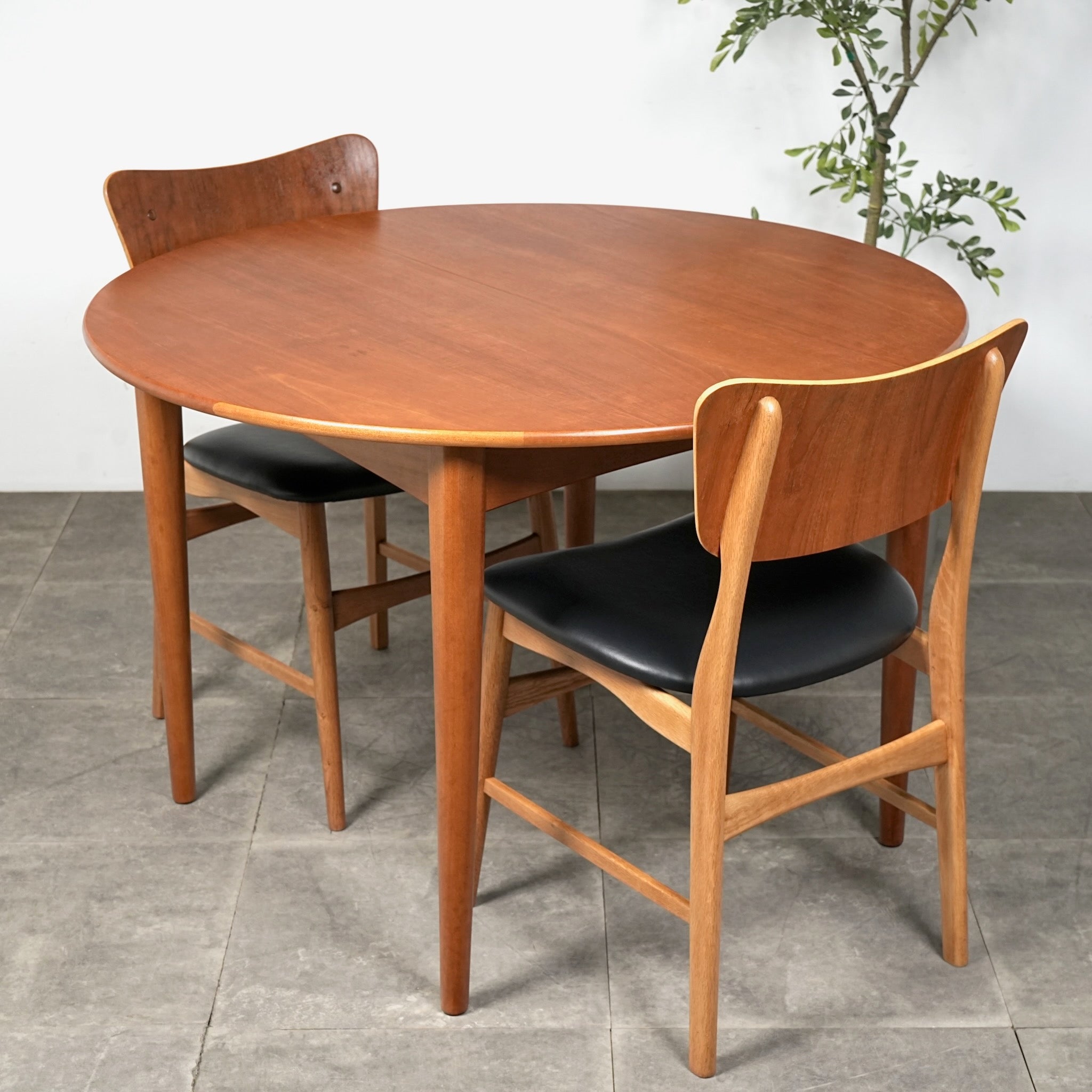 エクステンションテーブル　ラウンドテーブル　ヴィンテージ　ミッドセンチュリー エクステンションテーブル ラウンドテーブル ヴィンテージ