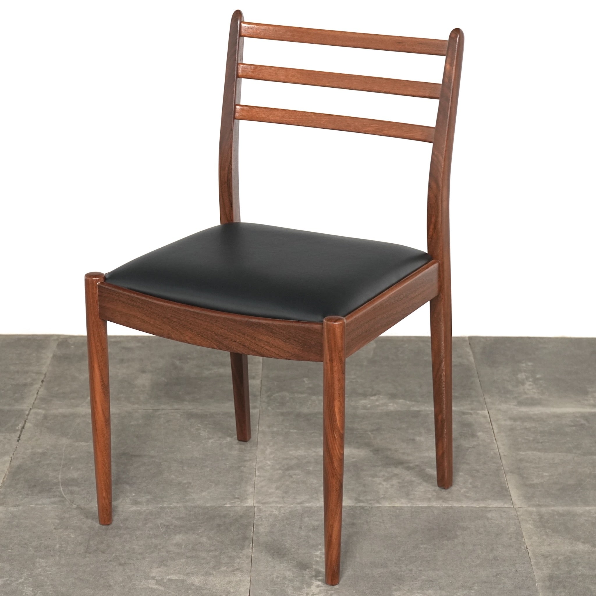 あくび G-PLAN ヴィンテージ ラタンバック ダイニングチェア 04 あくび G-PLAN ヴィンテージ ラタンバック ダイニングチェア 04