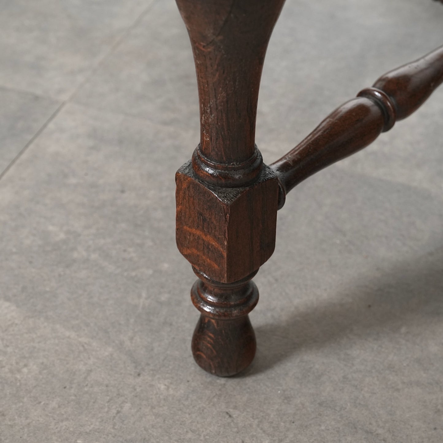 英国アンティーク ローテーブル