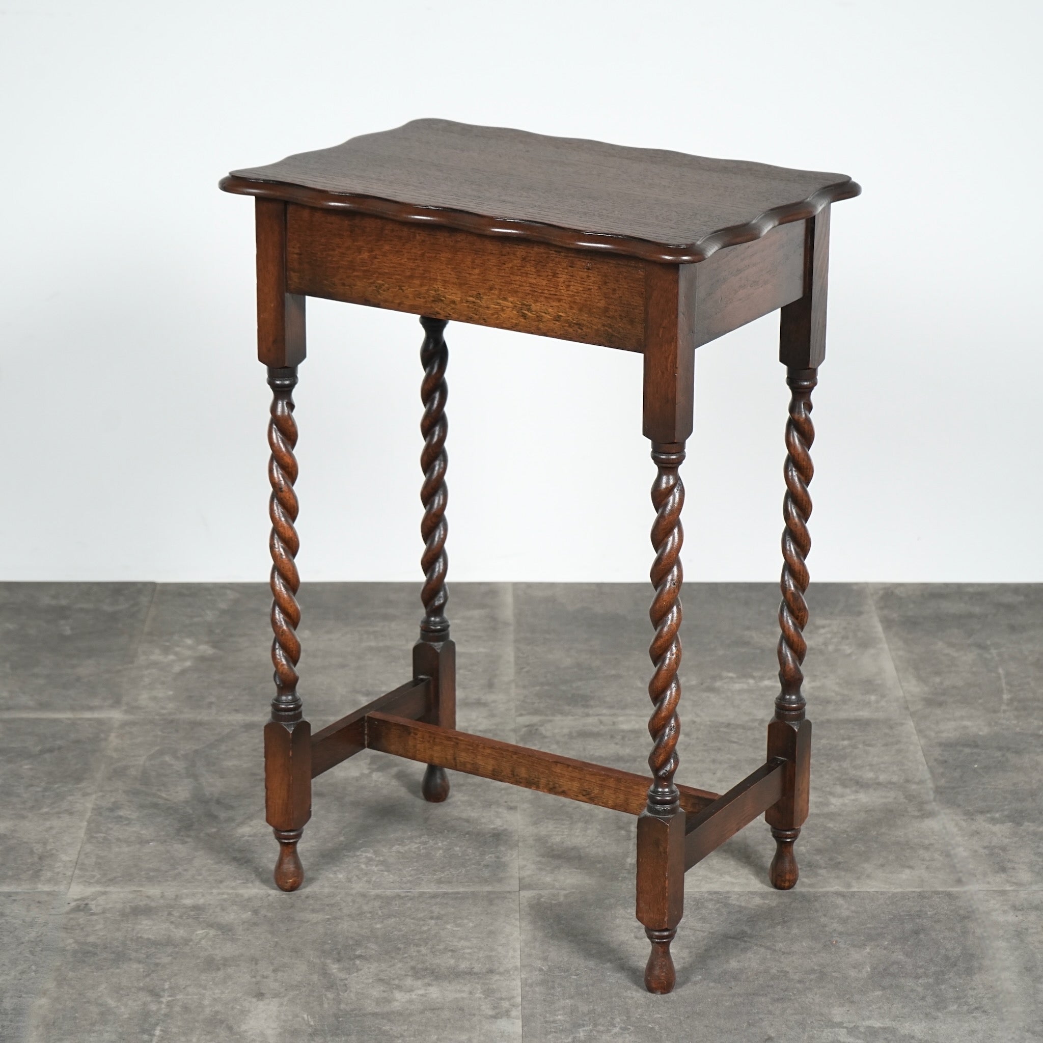 UK英国アンティーク★ ロイヤルオークロンドン サイドテーブル 花台 ツイスト UK英国アンティーク☆ ロイヤルオークロンドン サイドテーブル