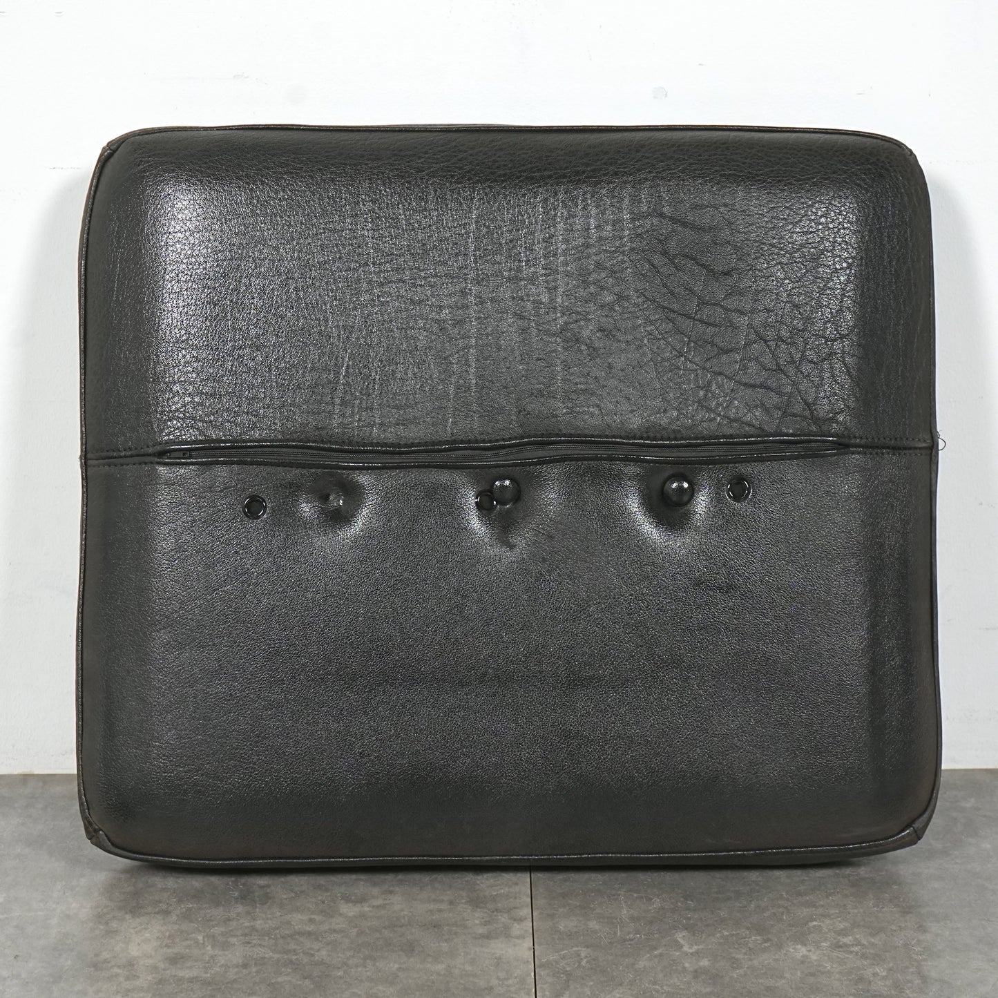 【EMC Furniture】ヴィンテージ レザーオットマン
