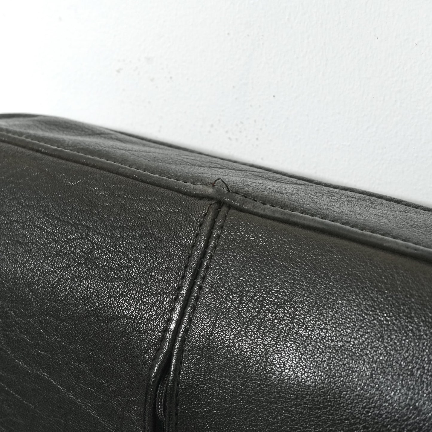 【EMC Furniture】ヴィンテージ レザーオットマン