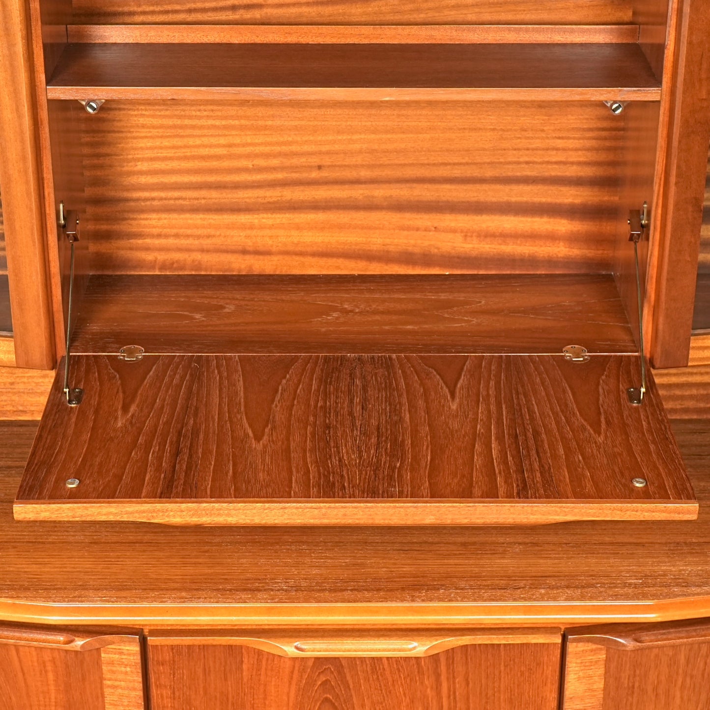 【JS Sakol Furniture】ヴィンテージ キャビネット