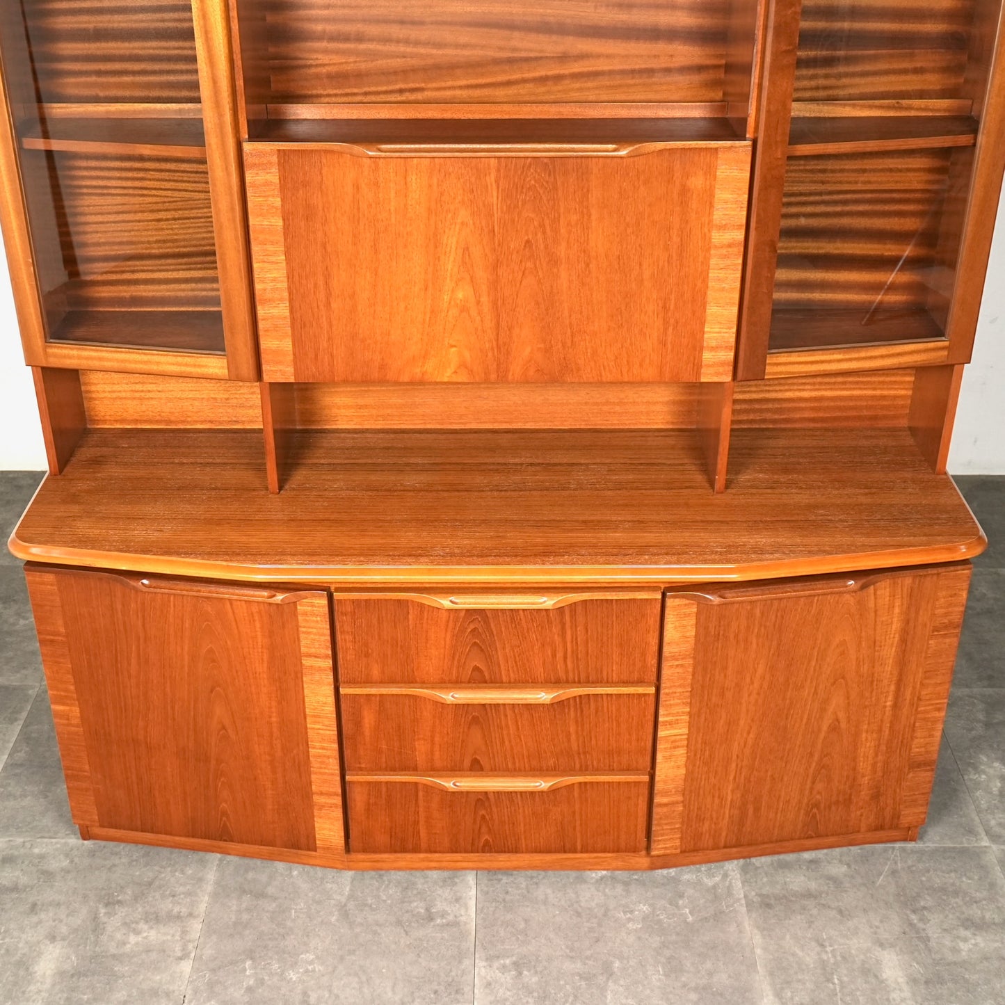 【JS Sakol Furniture】ヴィンテージ キャビネット