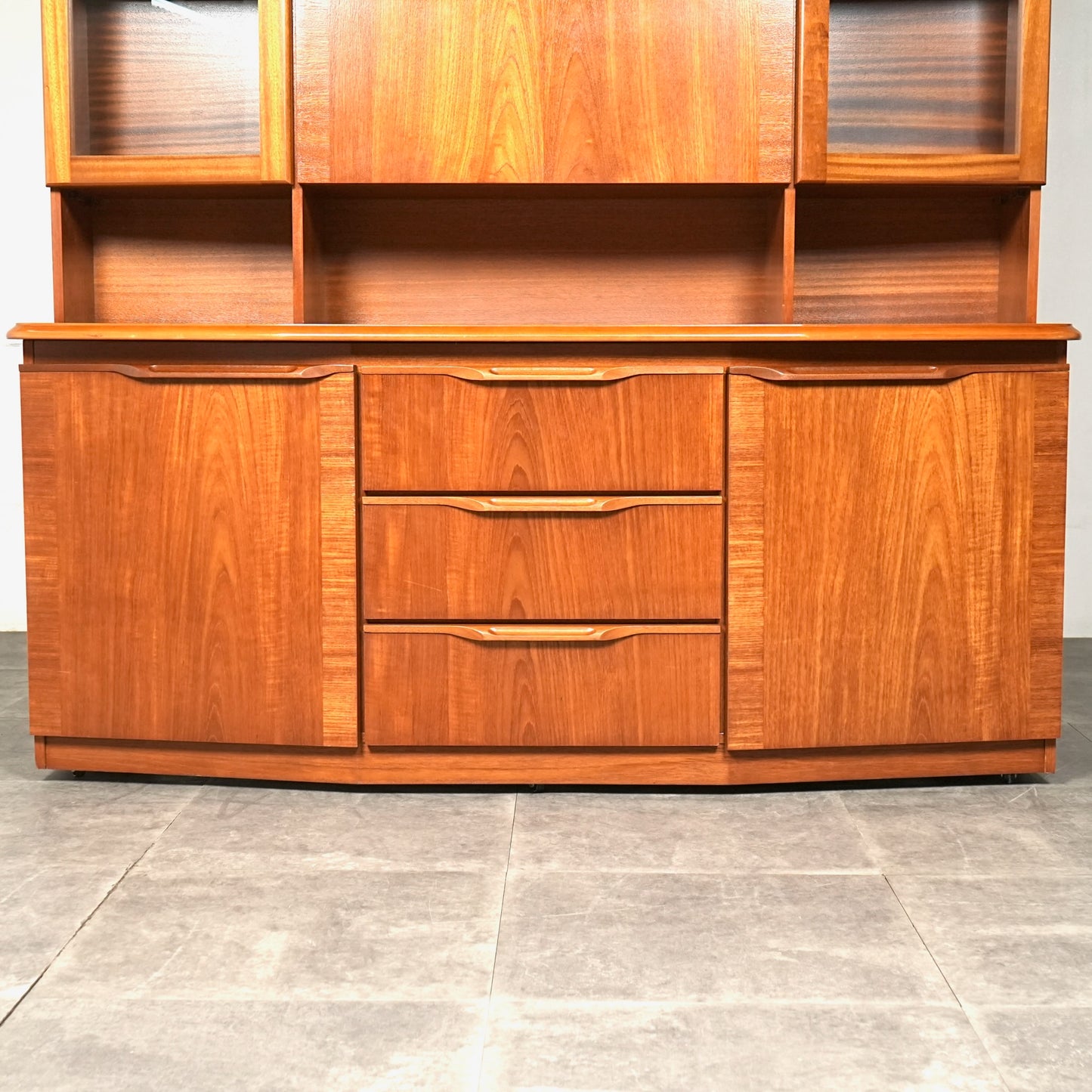 【JS Sakol Furniture】ヴィンテージ キャビネット
