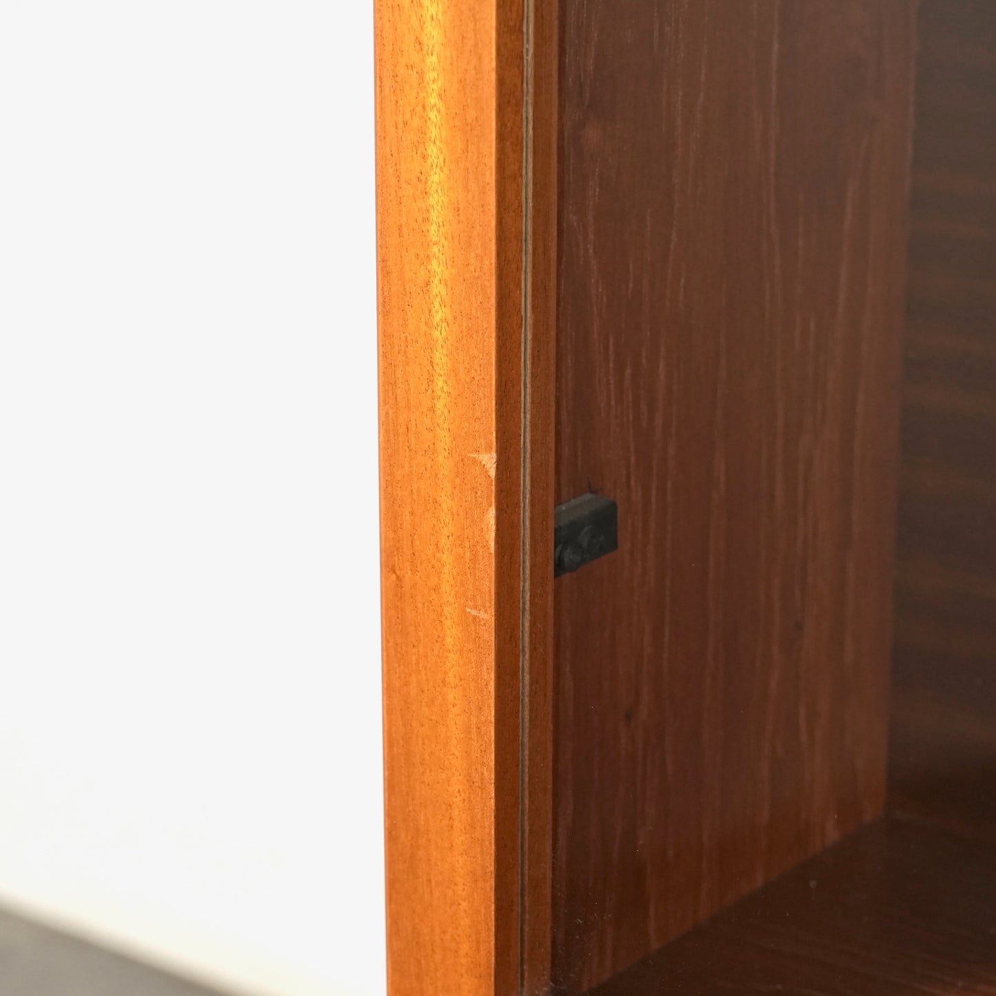 【JS Sakol Furniture】ヴィンテージ キャビネット