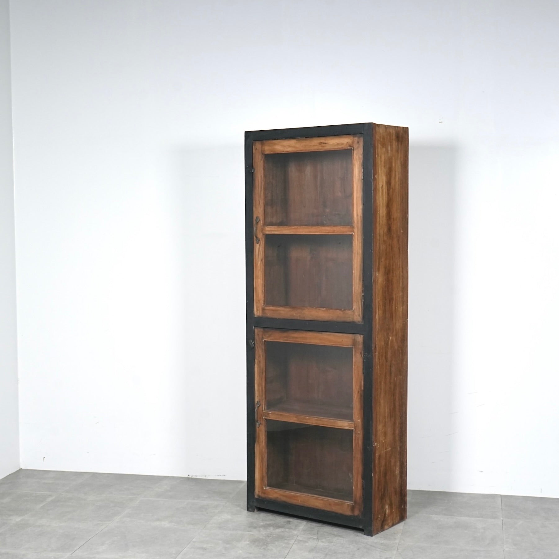 CABINET & SIDEBOARD – TIME HYPE
