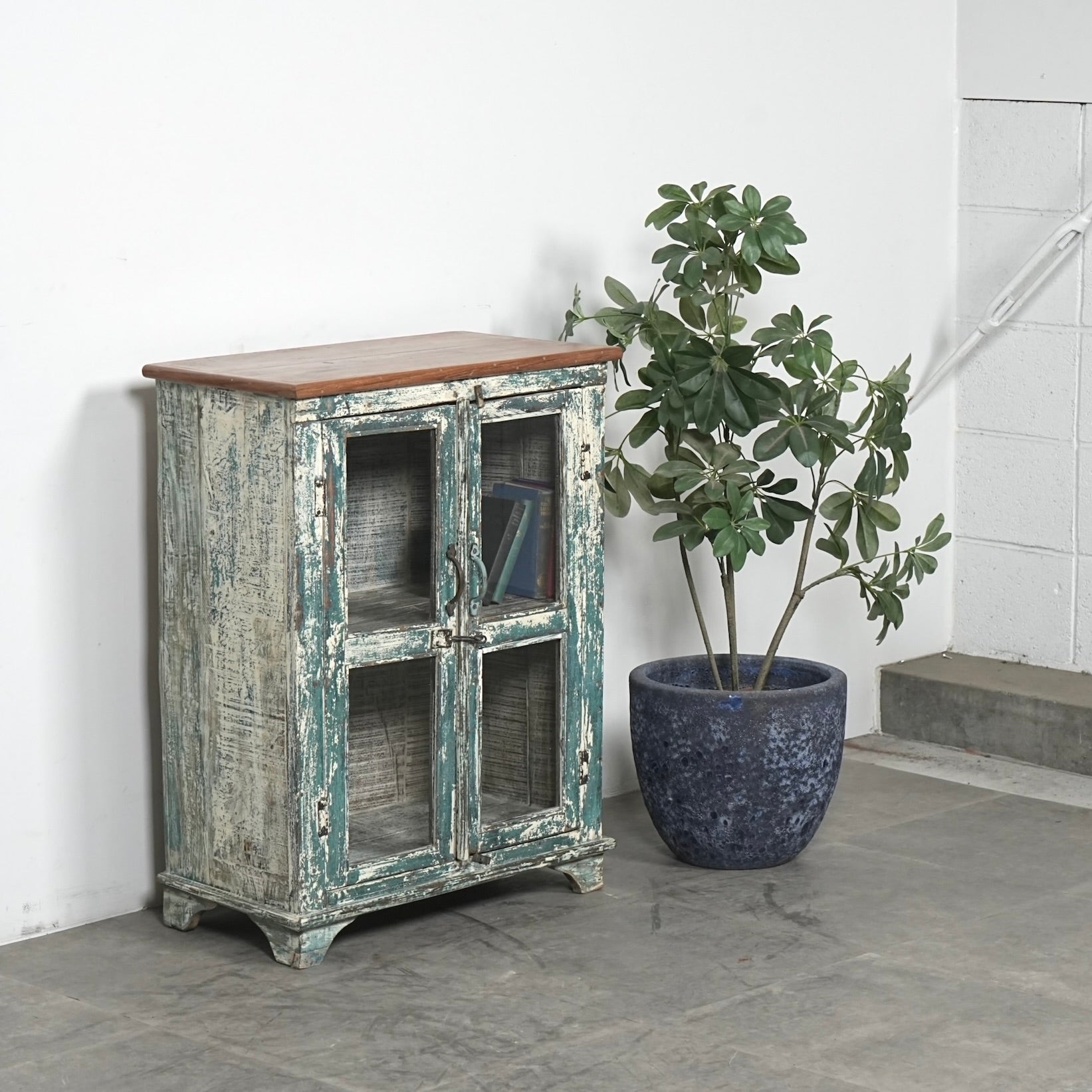 CABINET & SIDEBOARD – TIME HYPE