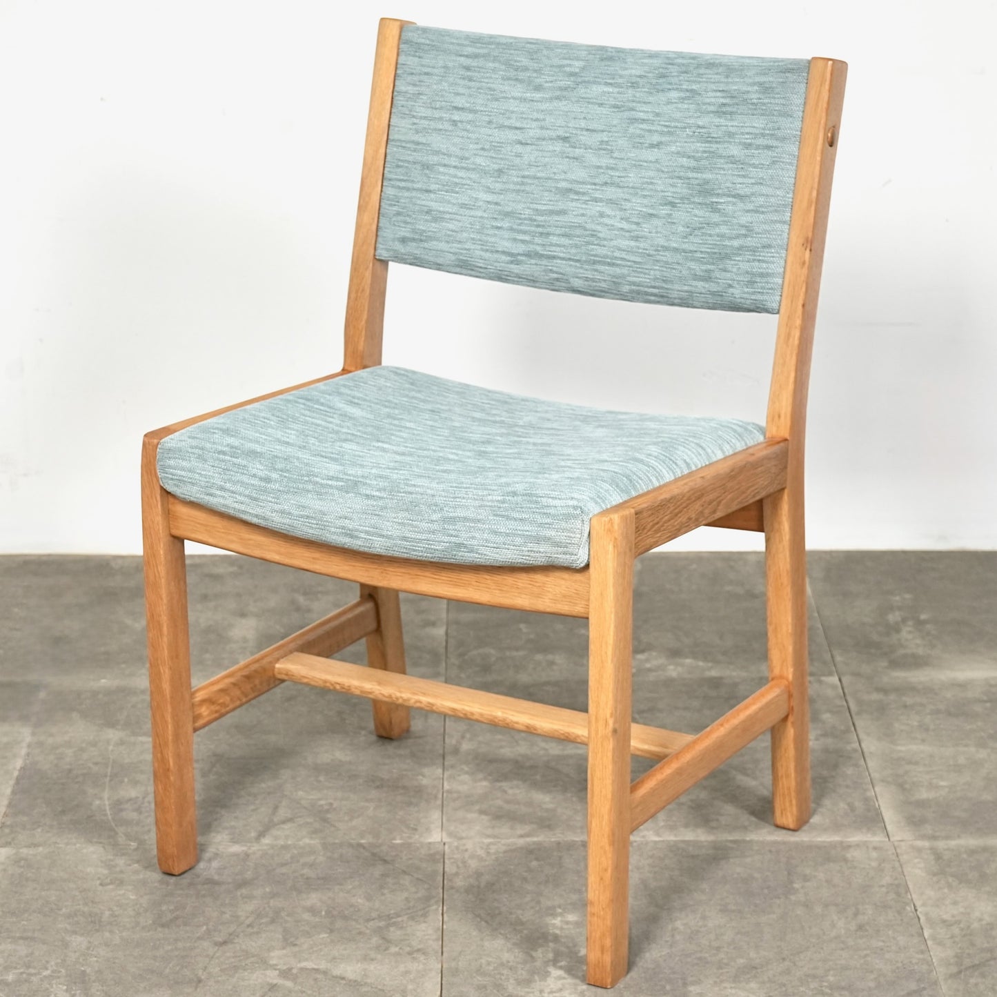【Hans J. Wegner】カンファレンスチェア【張替済】