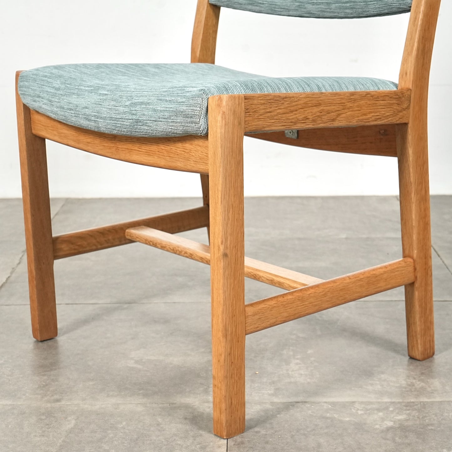 【Hans J. Wegner】カンファレンスチェア【張替済】