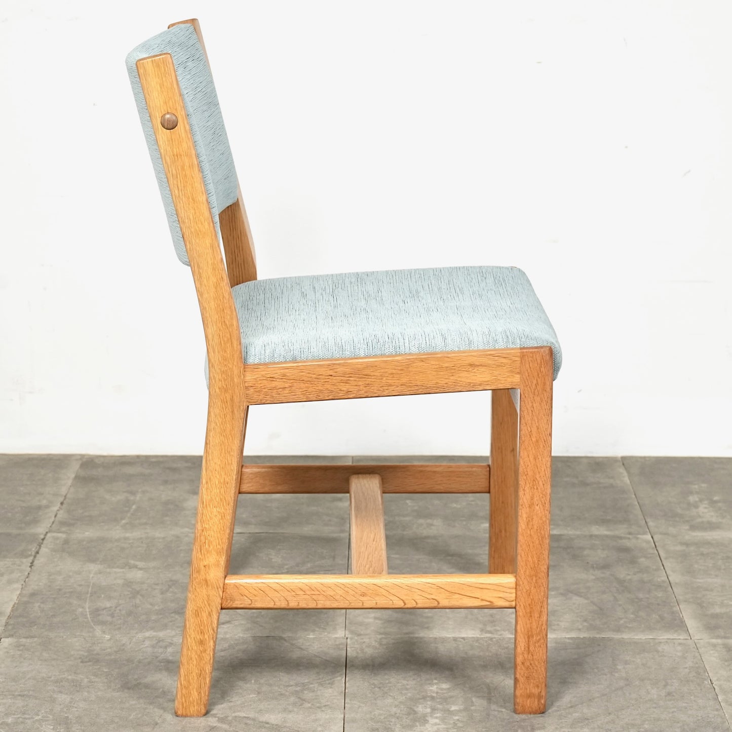 【Hans J. Wegner】カンファレンスチェア【張替済】