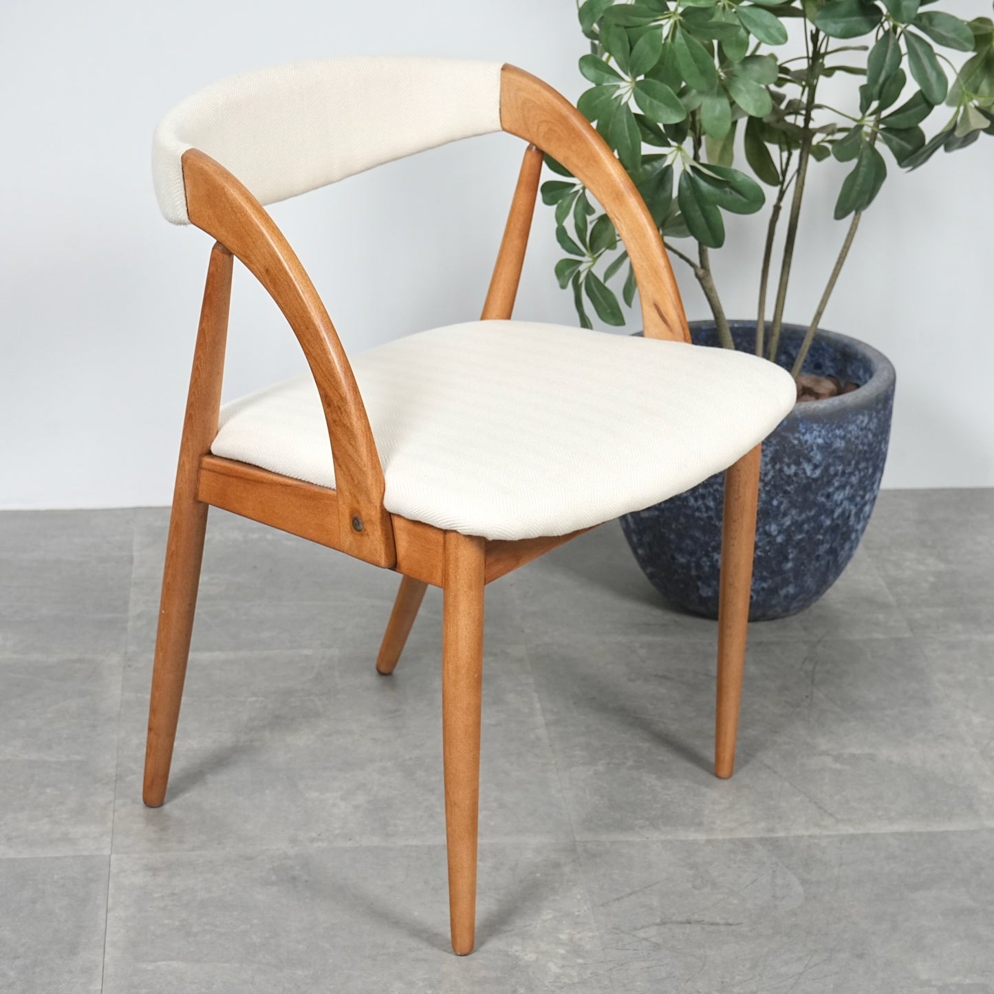 【Orte Mobel Fabrik】ハーフアームチェア【張替済】