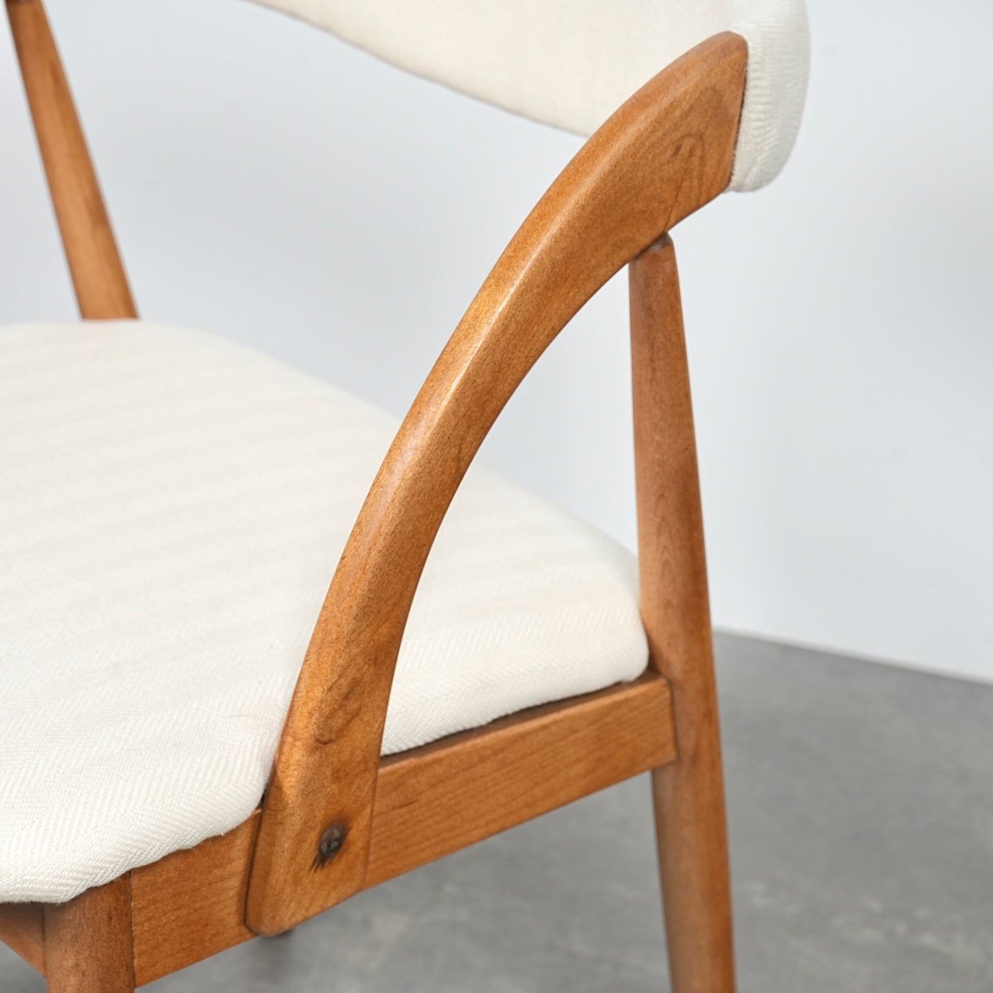 【Orte Mobel Fabrik】ハーフアームチェア【張替済】