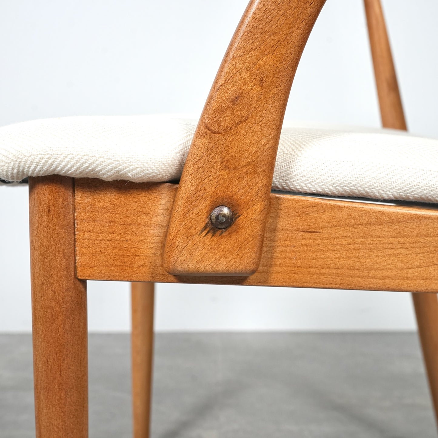 【Orte Mobel Fabrik】ハーフアームチェア【張替済】