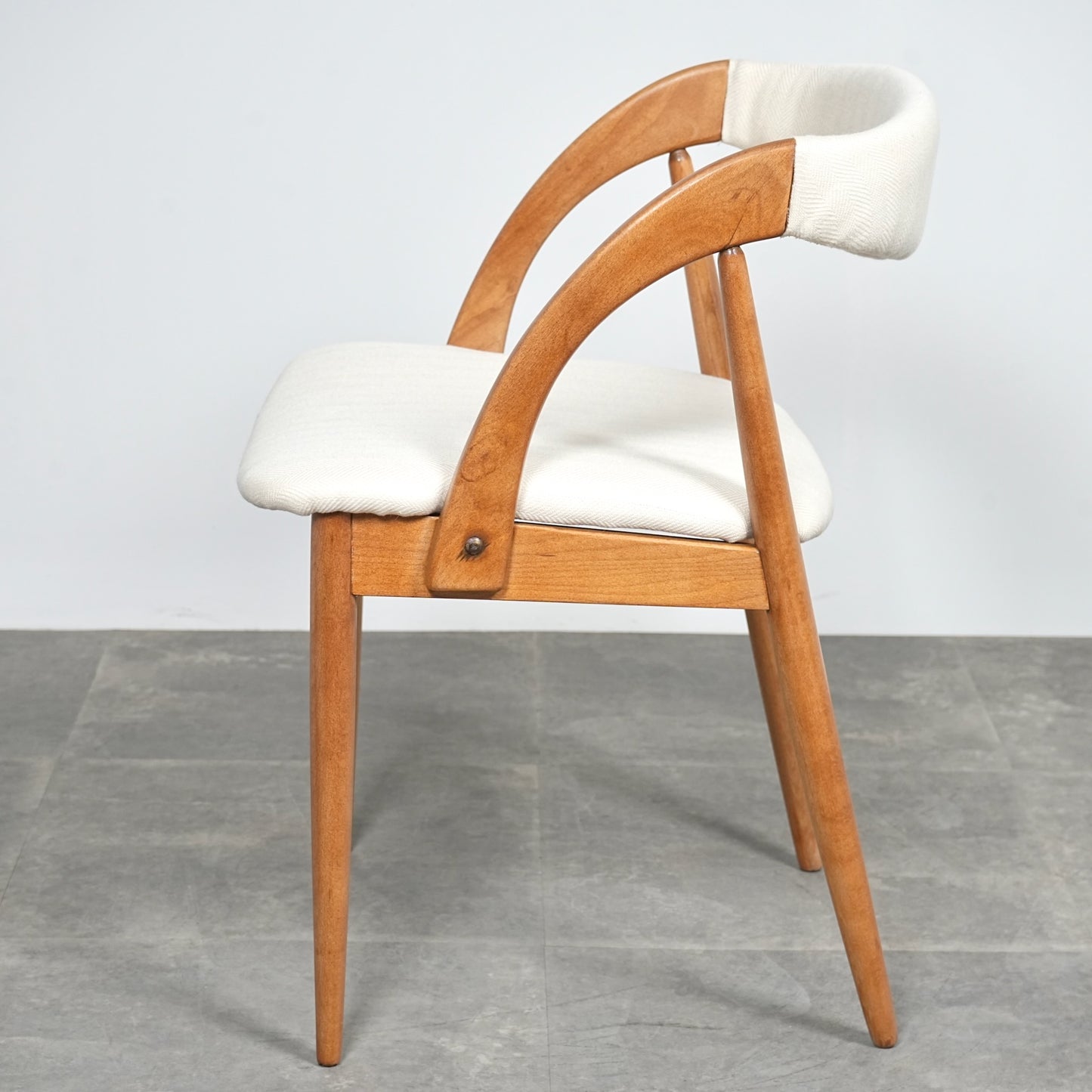 【Orte Mobel Fabrik】ハーフアームチェア【張替済】