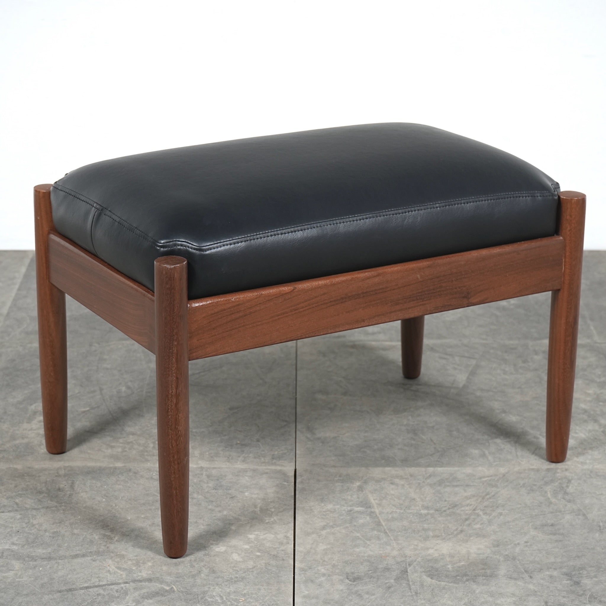 デンマークヴィンテージ スツール(オットマン)【張替済】 – TIME HYPE