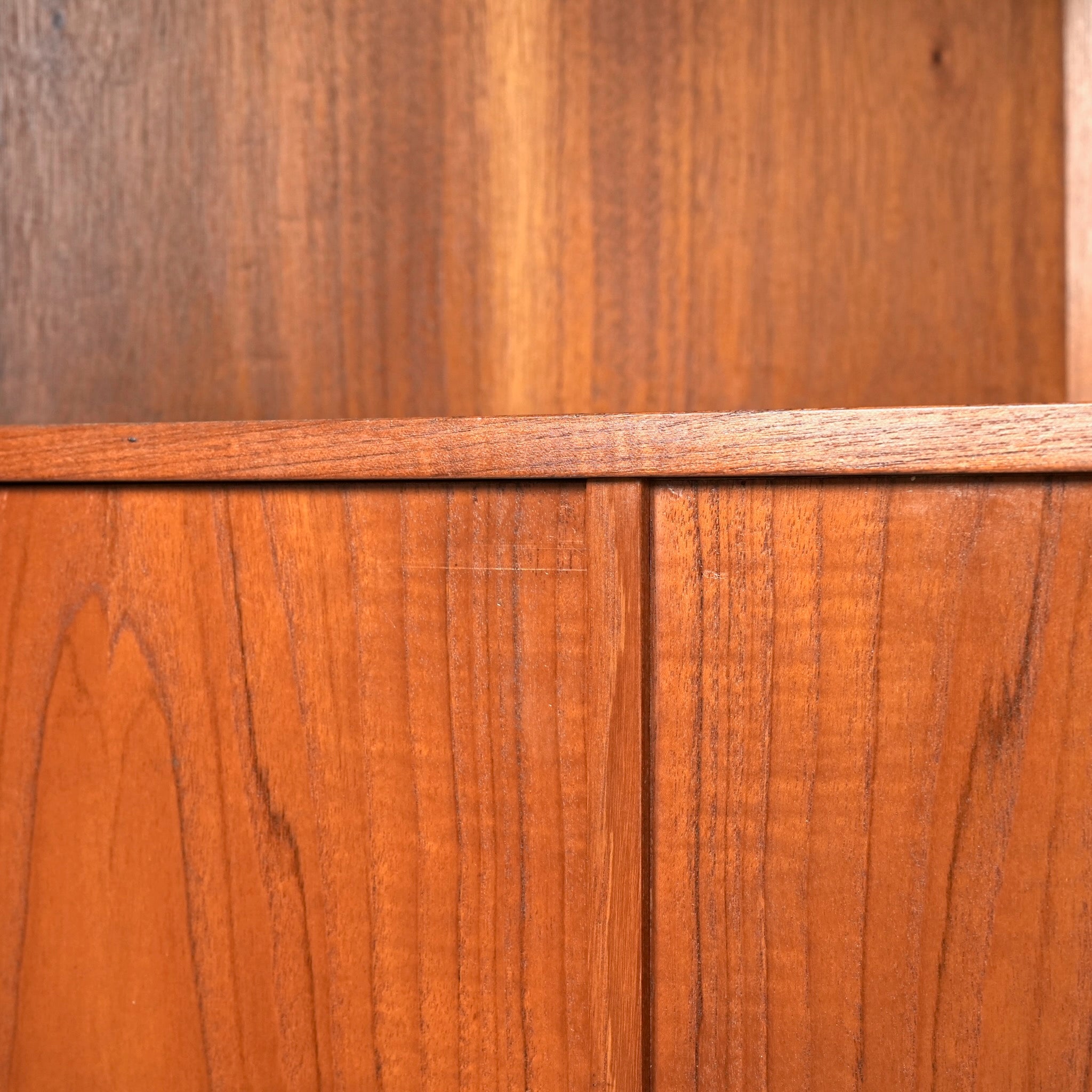 ビンテージ　コーナーキャビネット デンマークヴィンテージ コーナーキャビネット – TIME HYPE