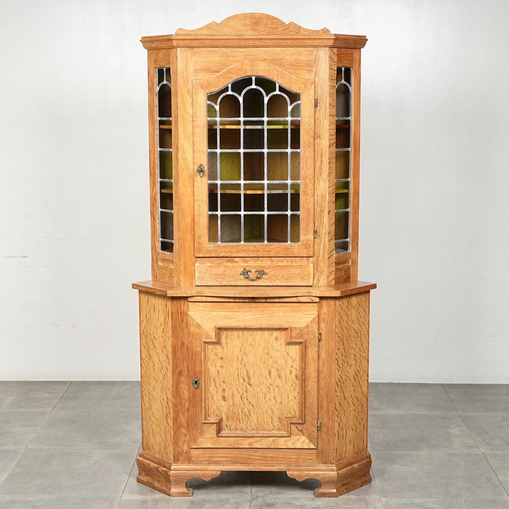 Henning Kjaernulf】ヴィンテージ コーナーキャビネット – TIME HYPE