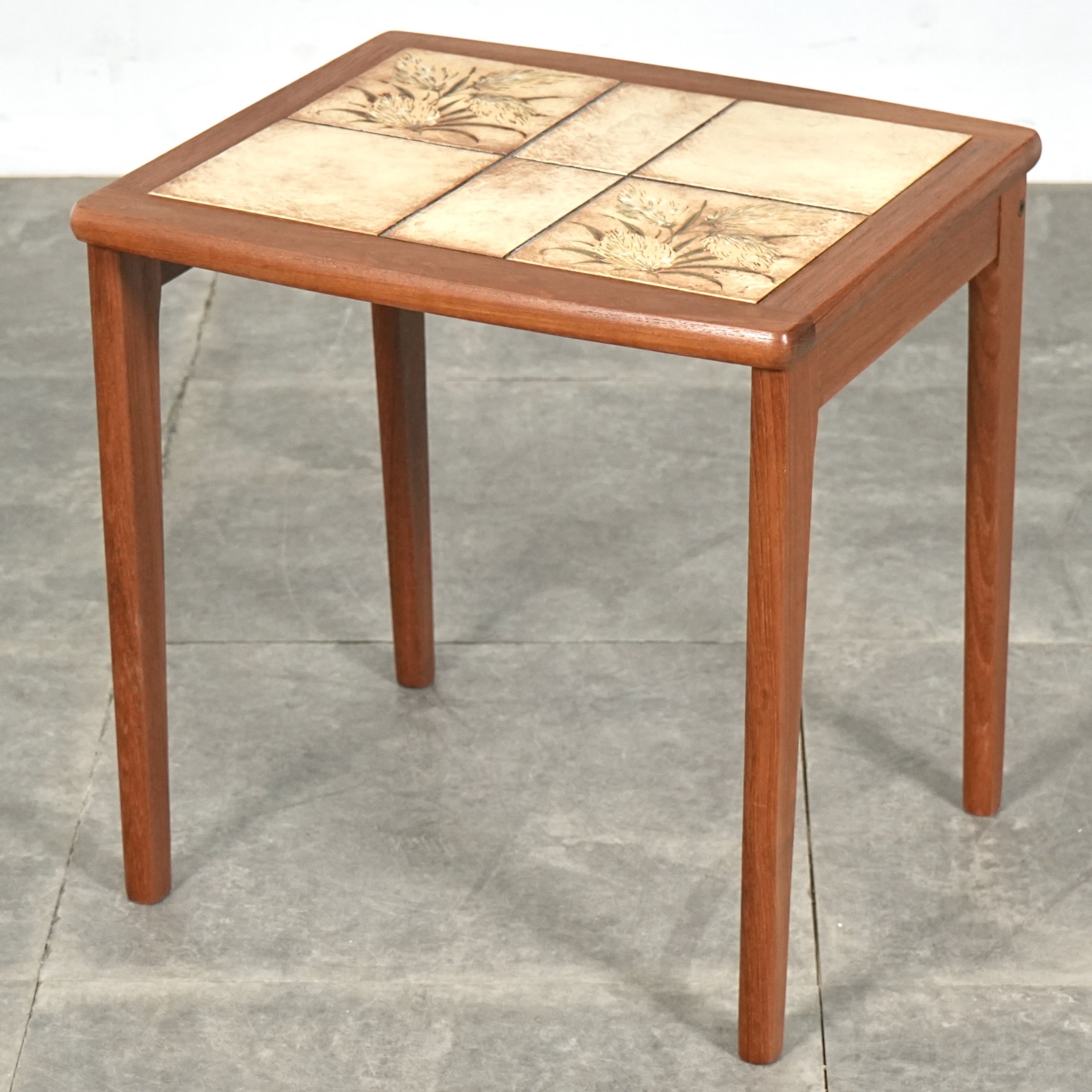 LOW TABLE & NEST TABLE – TIME HYPE