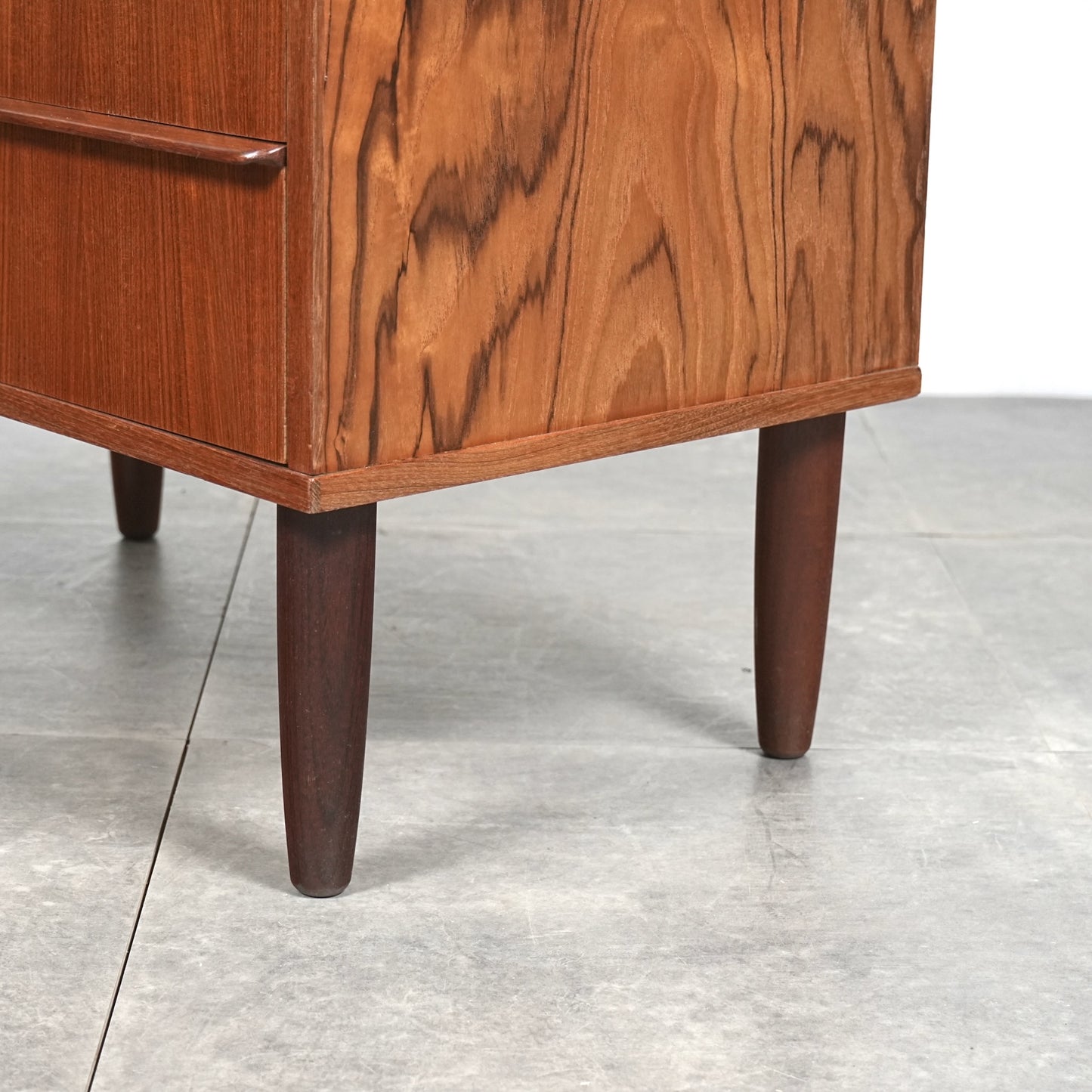 デンマークヴィンテージ ハイチェスト