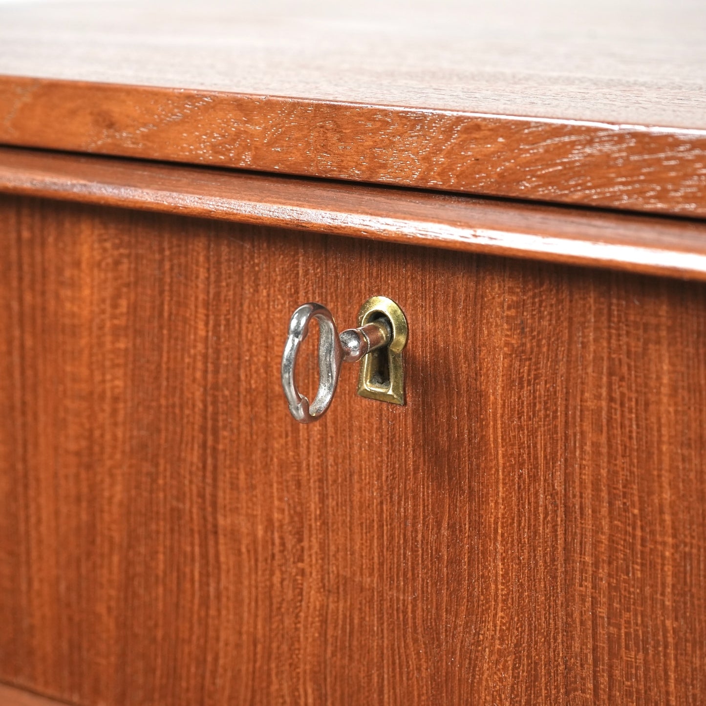 デンマークヴィンテージ ハイチェスト