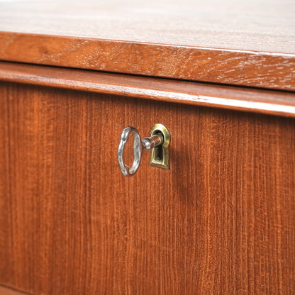 デンマークヴィンテージ ハイチェスト