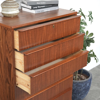 デンマークヴィンテージ ハイチェスト