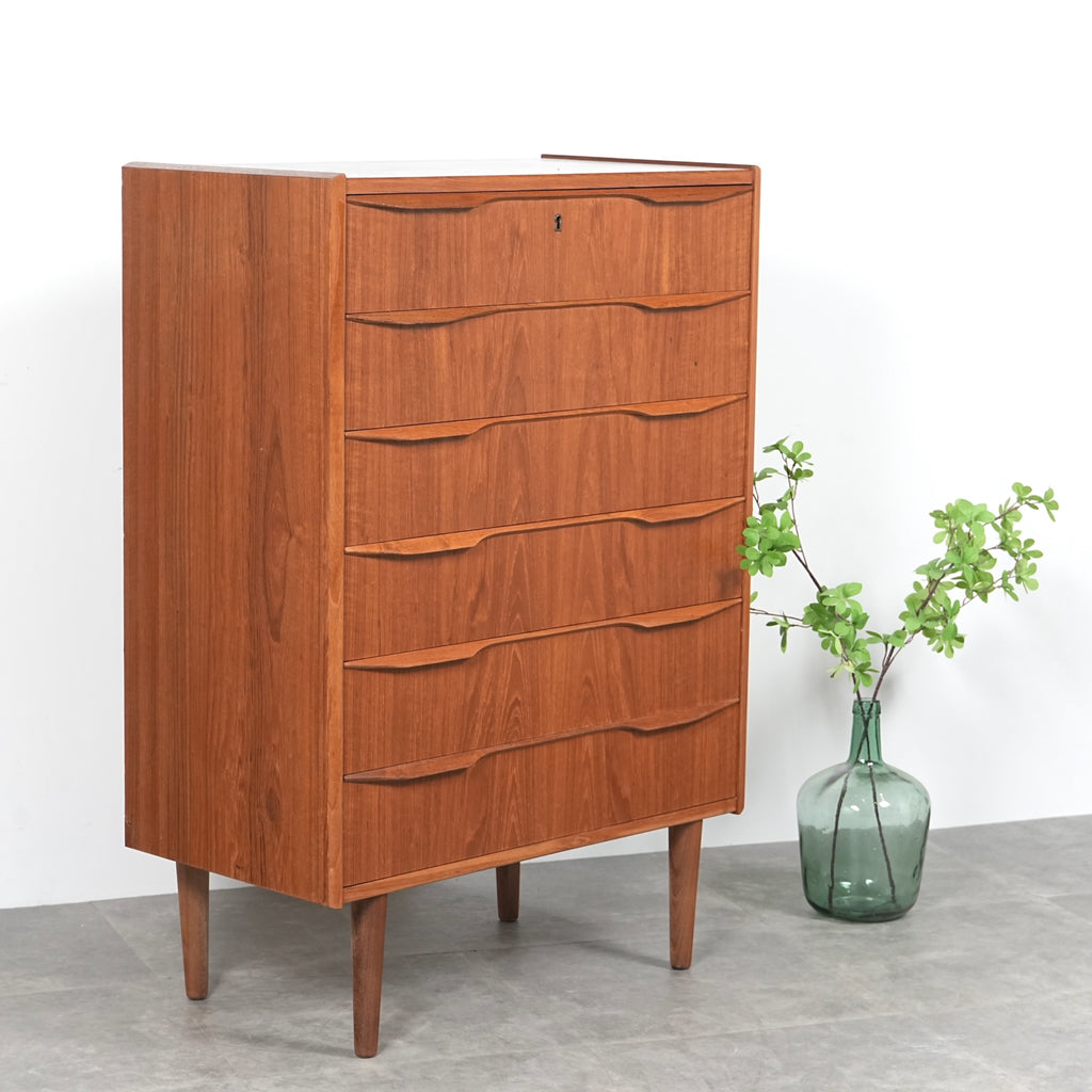 デンマークヴィンテージ ハイチェスト