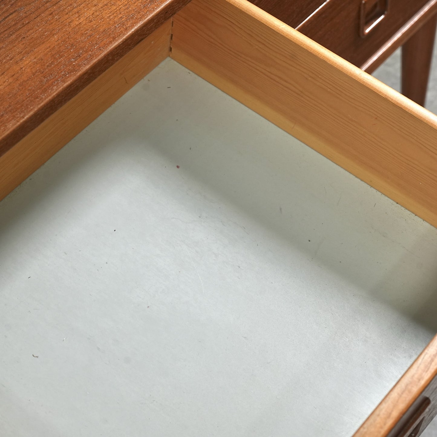 デンマークヴィンテージ チェスト