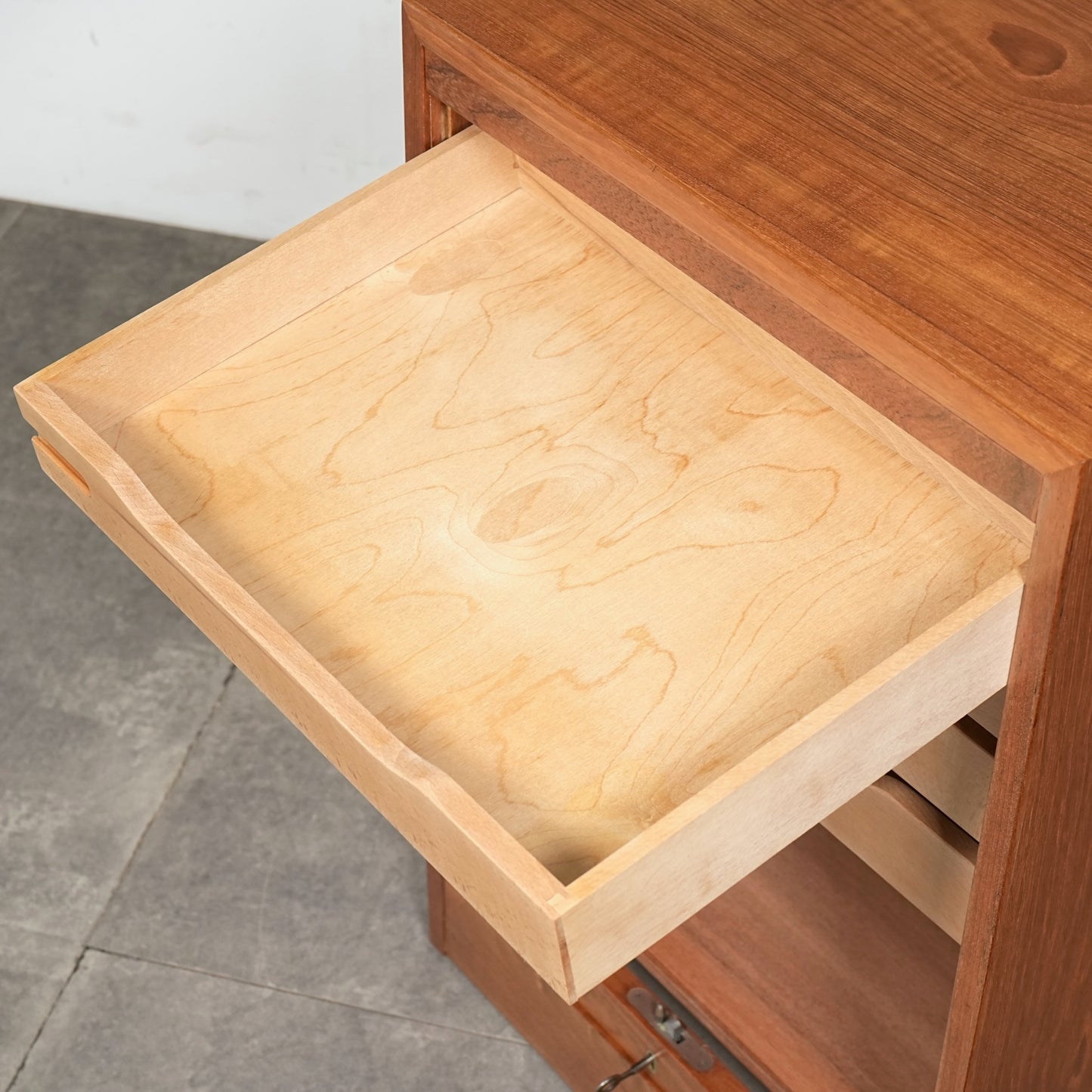 デンマークヴィンテージ ファイリングキャビネット(蛇腹扉)