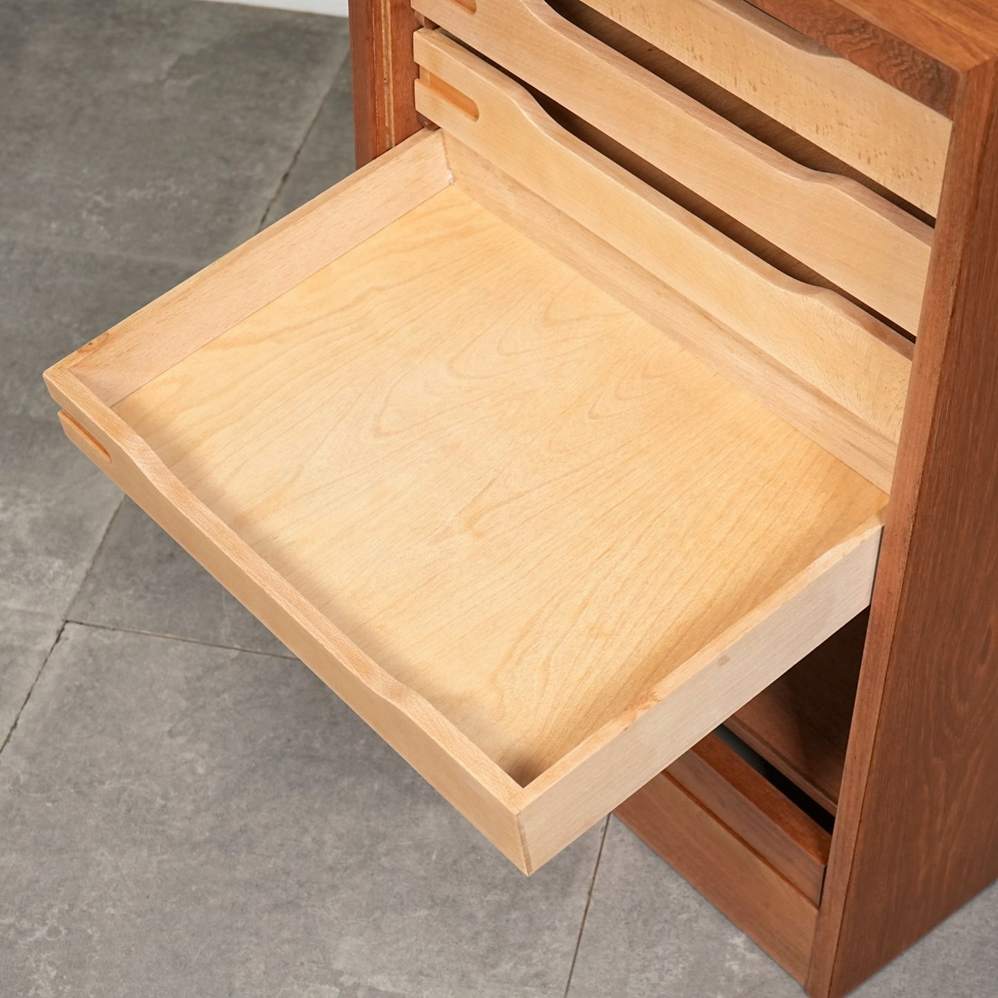 デンマークヴィンテージ ファイリングキャビネット(蛇腹扉)